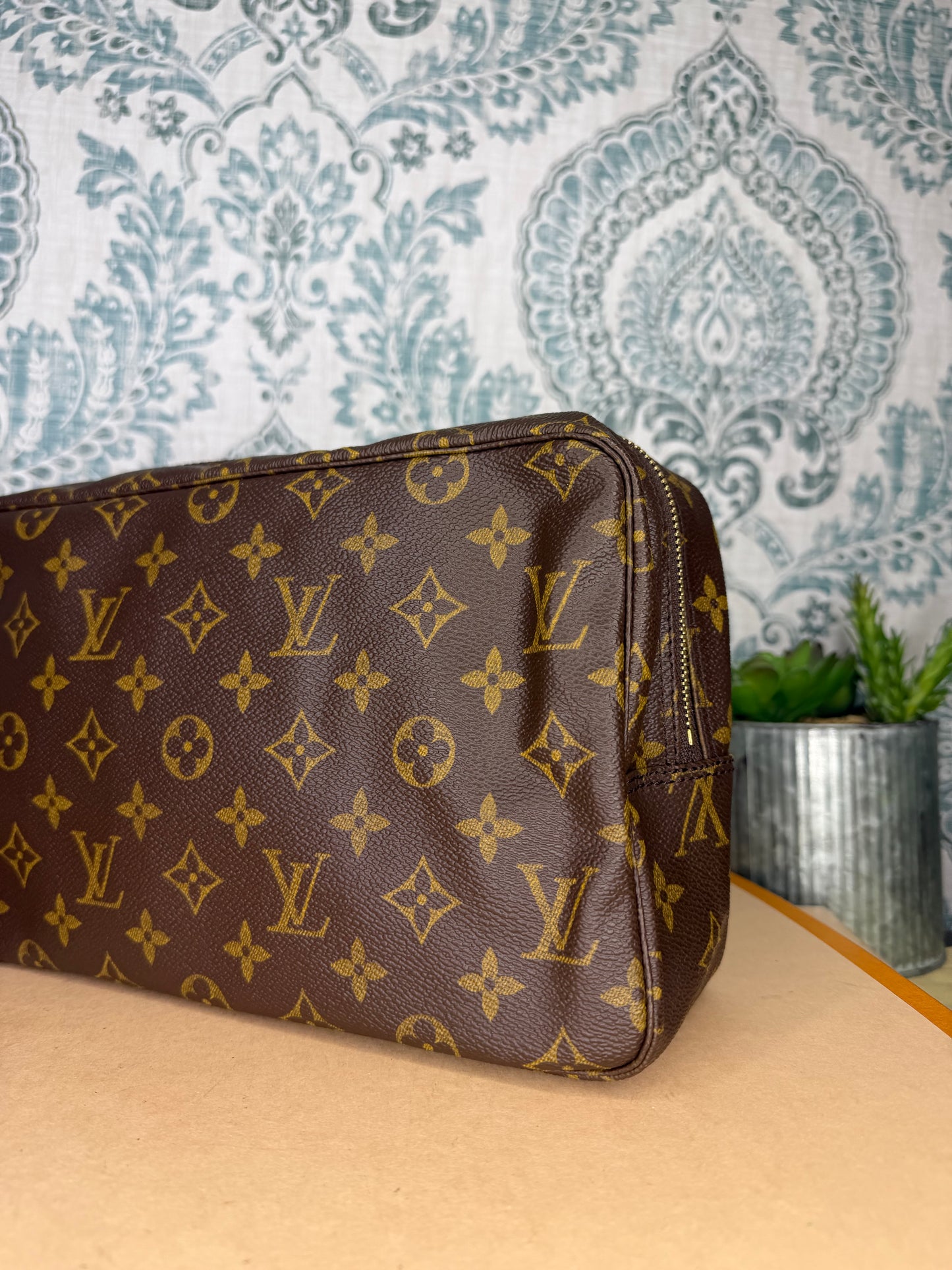 Louis Vuitton Trousse 28