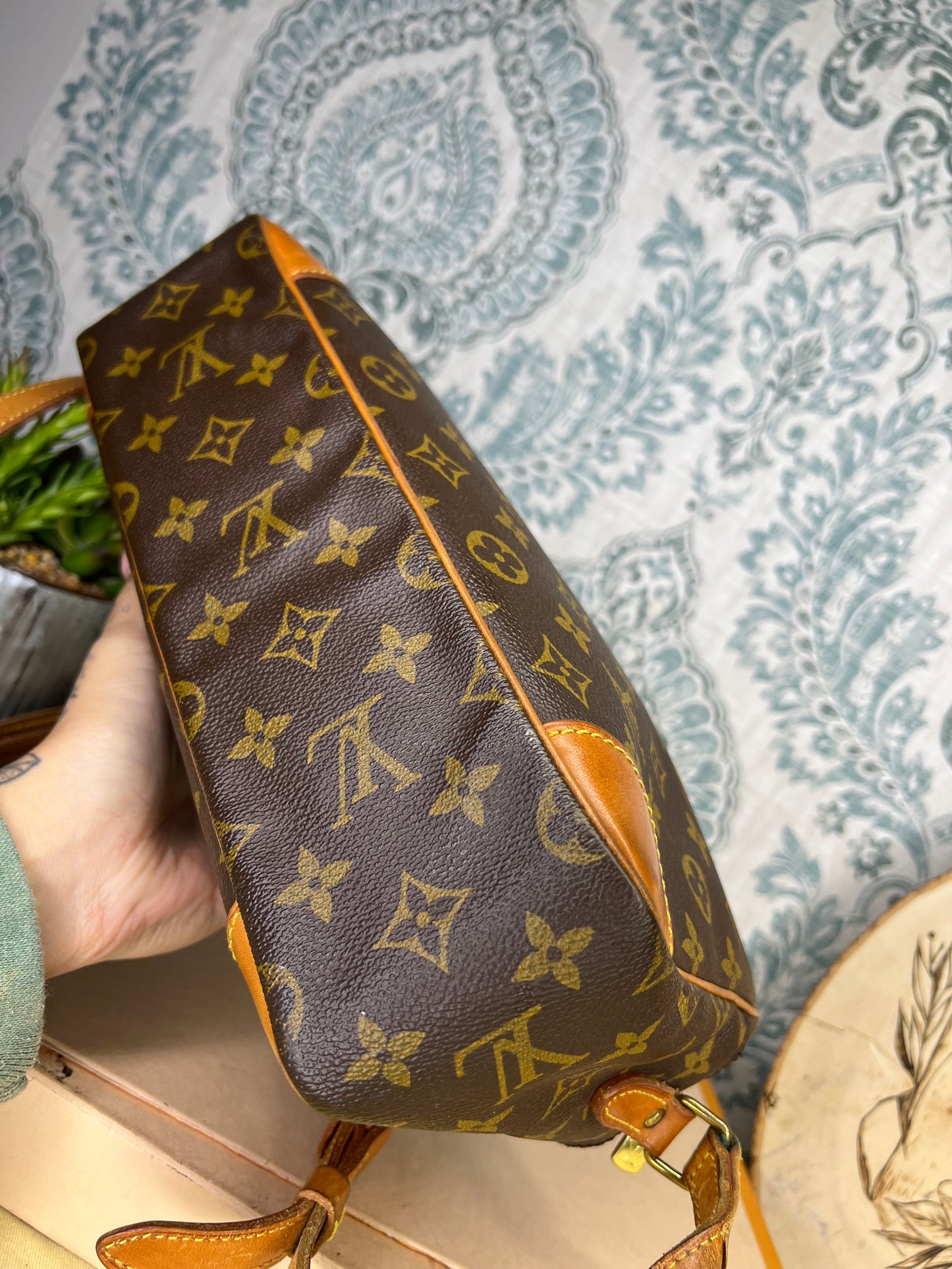 Louis Vuitton Trocadero 30