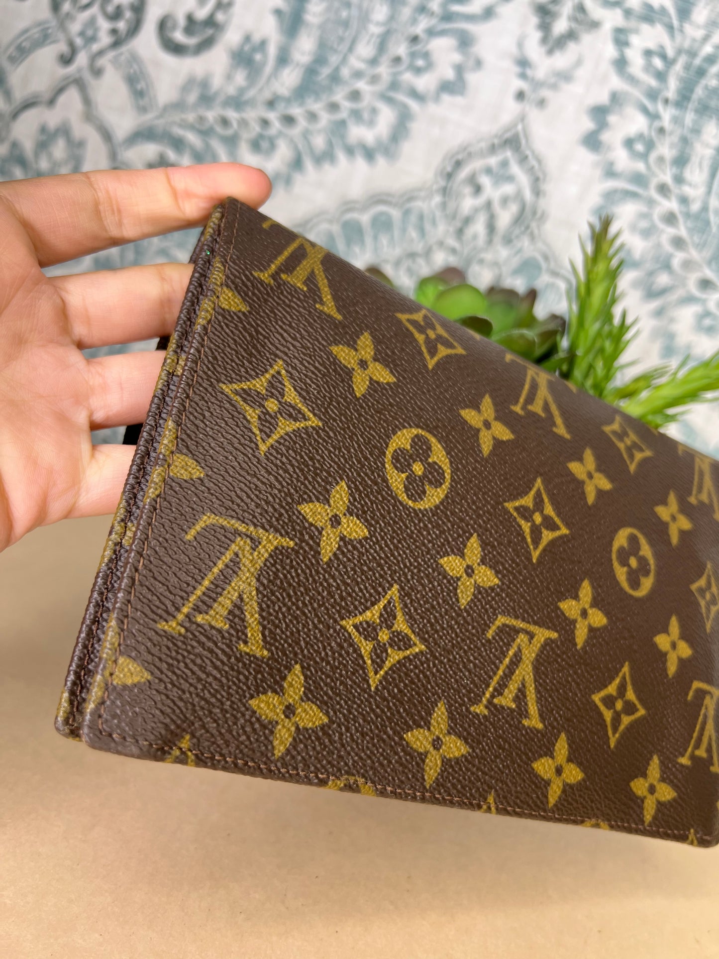 Louis Vuitton Rabat 20 Clutch