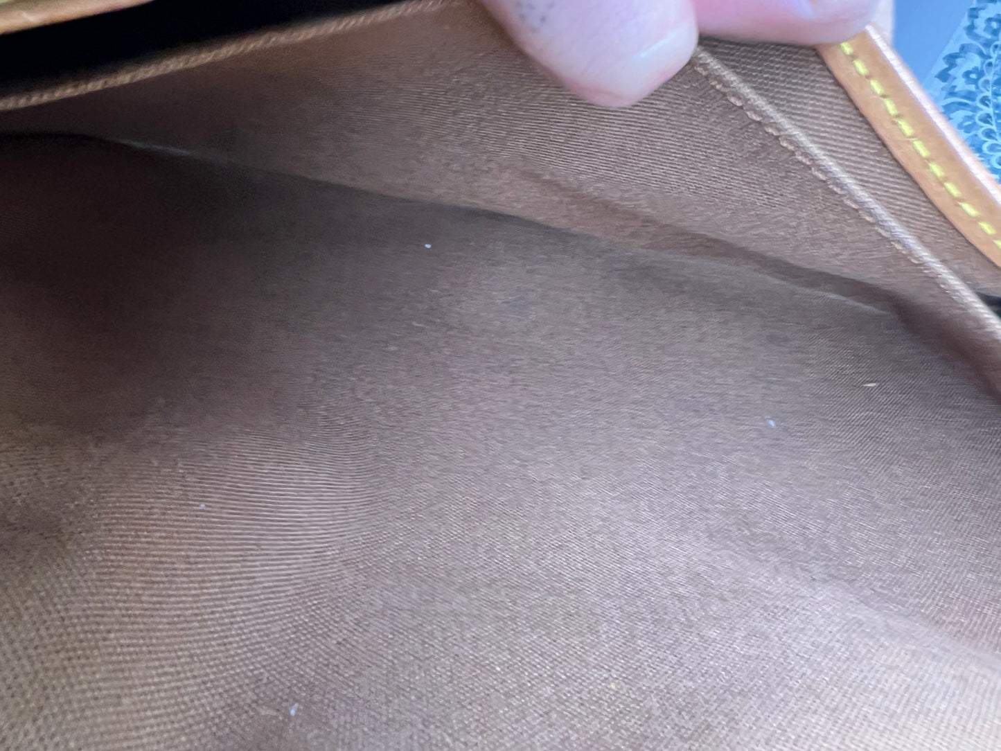 Louis Vuitton Saumur 30