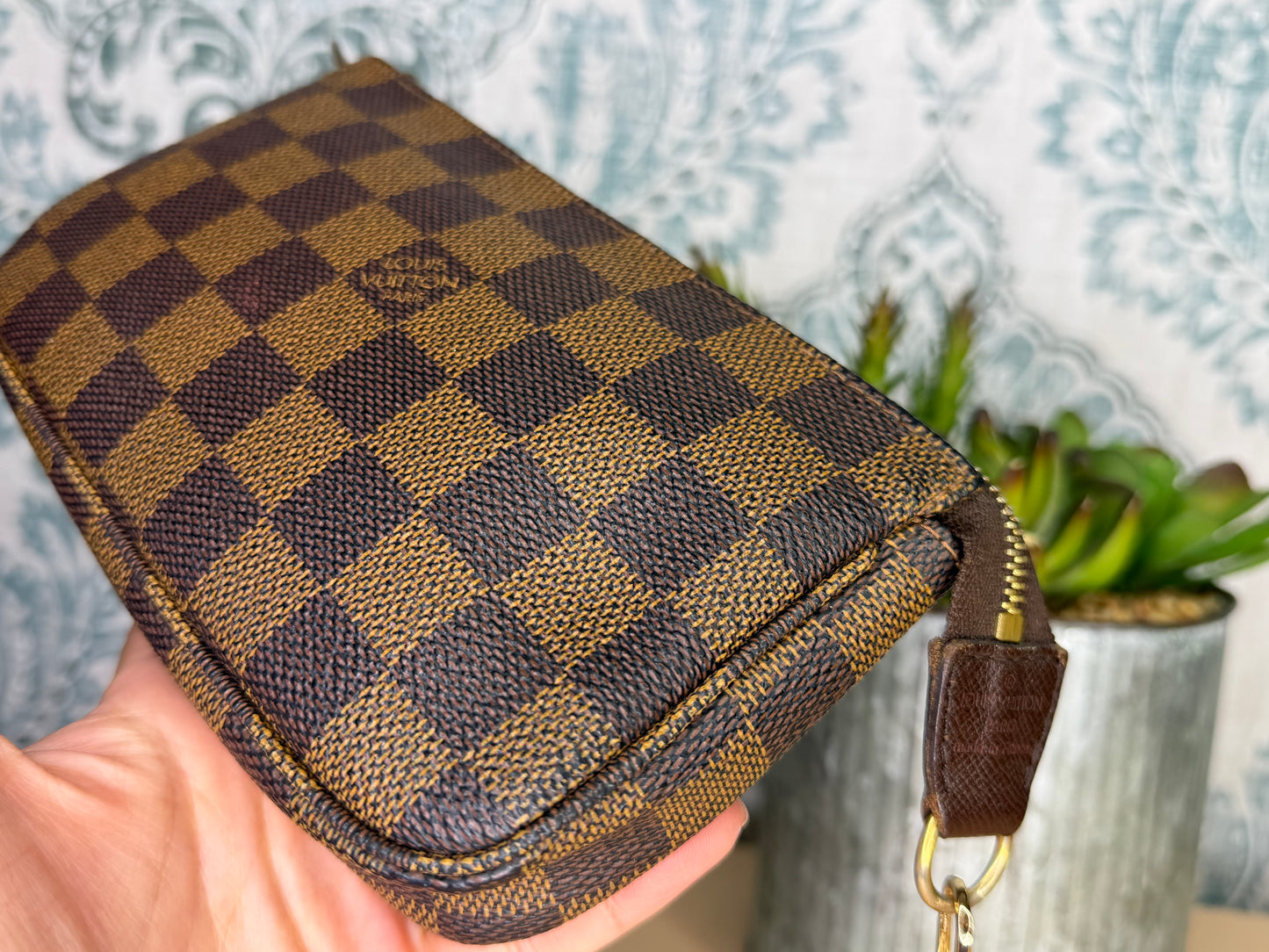Louis Vuitton Damier Ebene Bucket Pochette