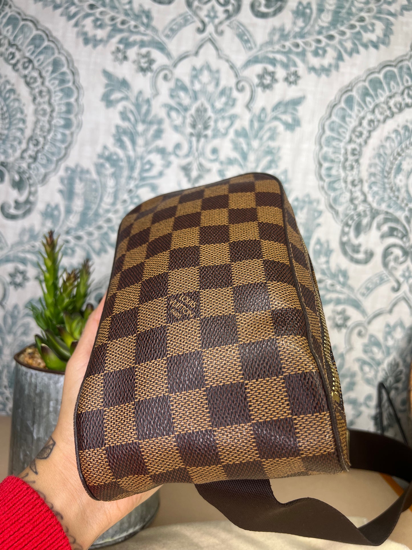 Louis Vuitton Geronimo Sling Bag