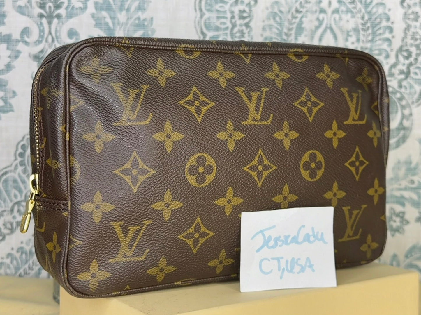 Louis Vuitton Trousse 23