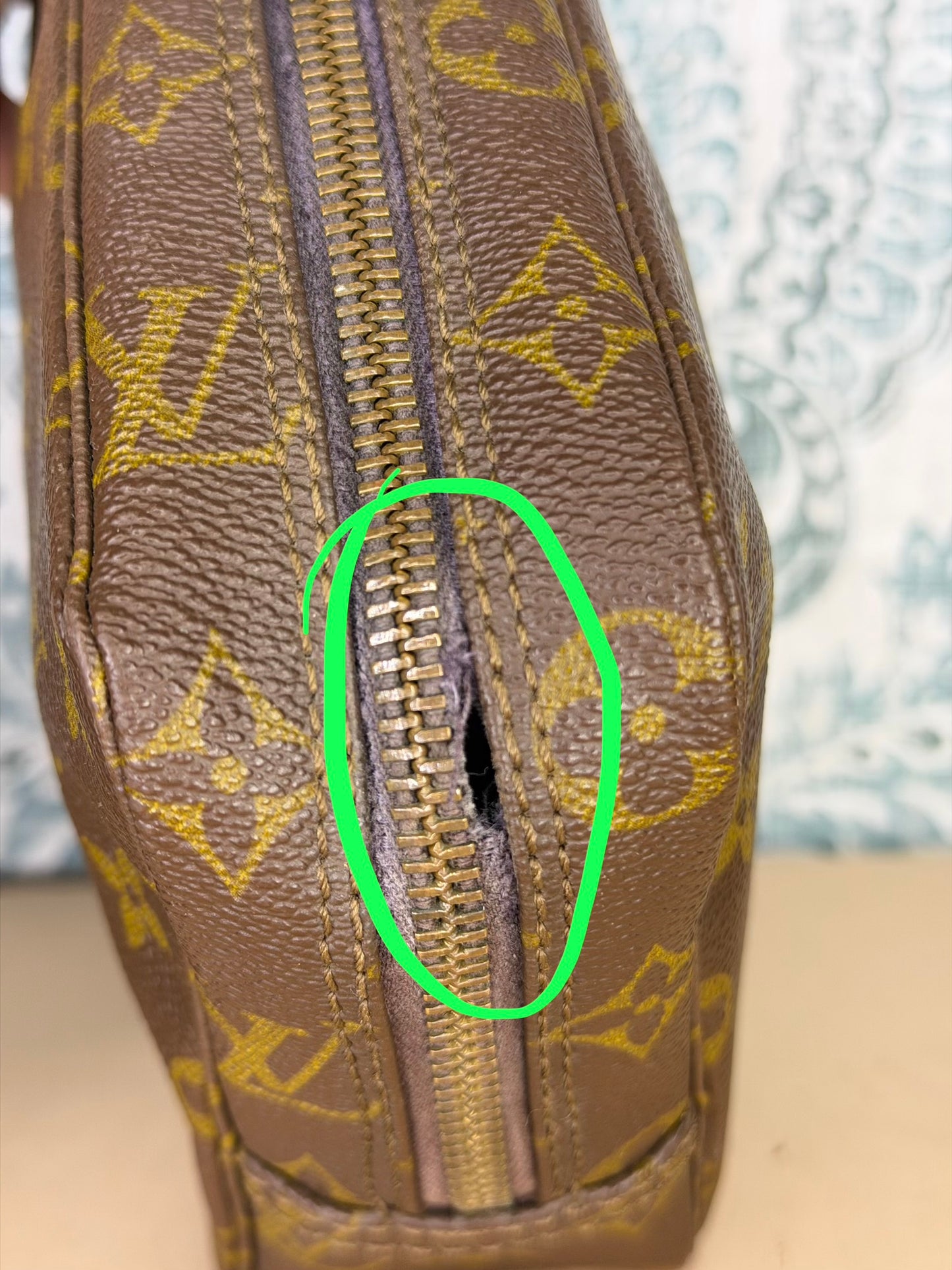Louis Vuitton Trousse 23
