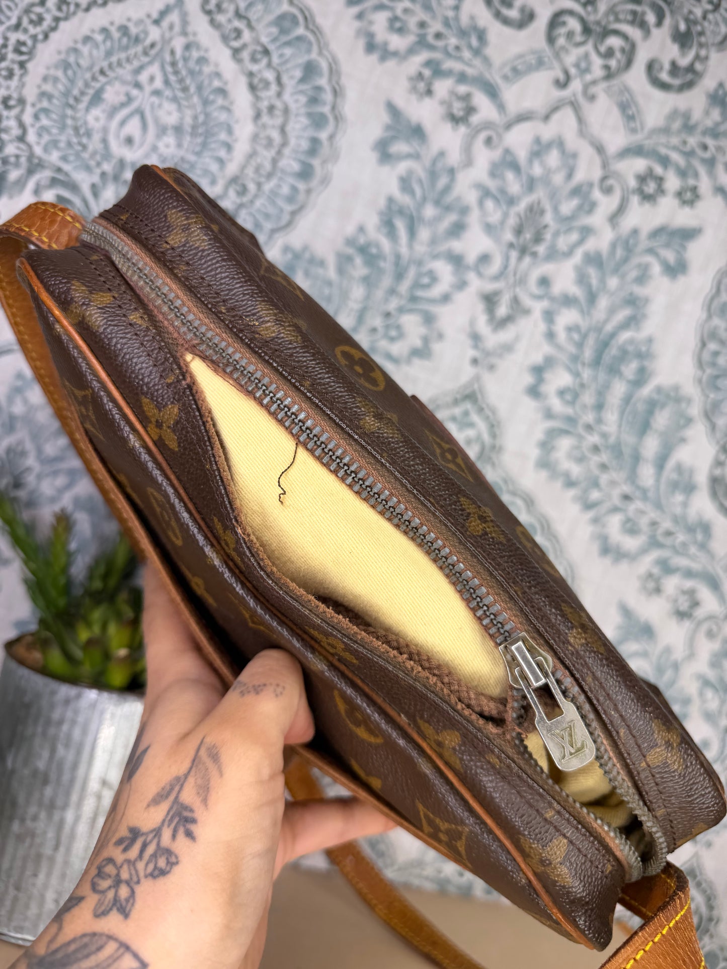 Louis Vuitton Jeune Fille GM (needs repair)