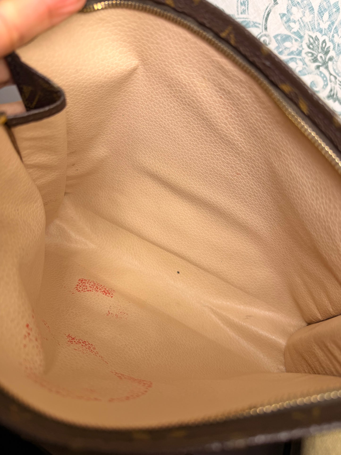 Louis Vuitton Toiletry 26
