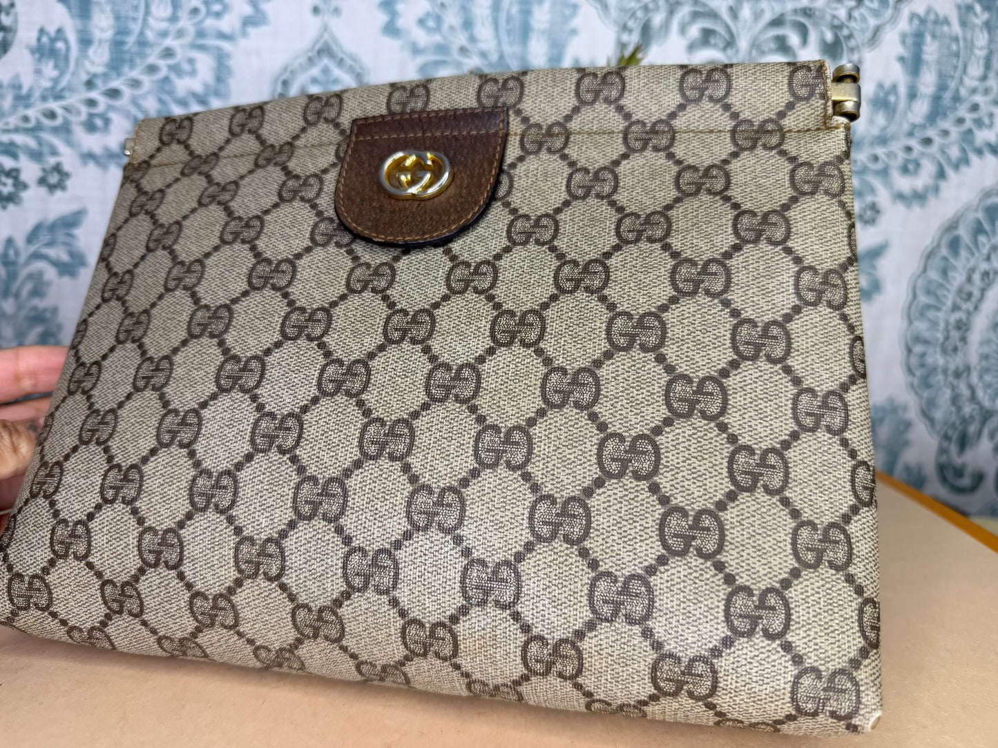 Gucci Supreme Brown Vintage Clutch