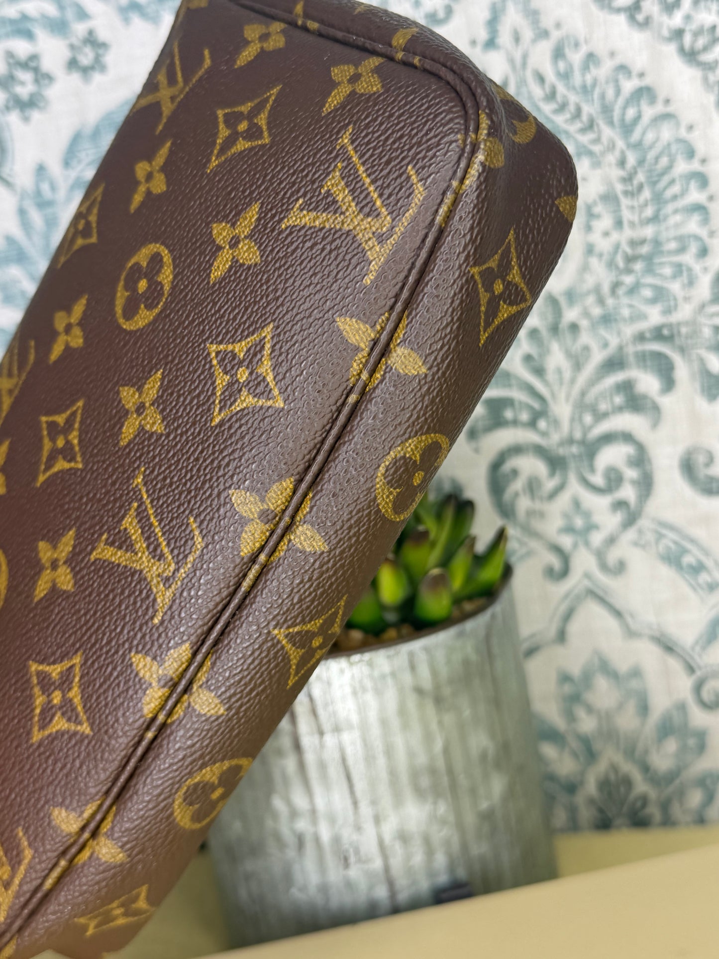 Louis Vuitton Pochette Accessories