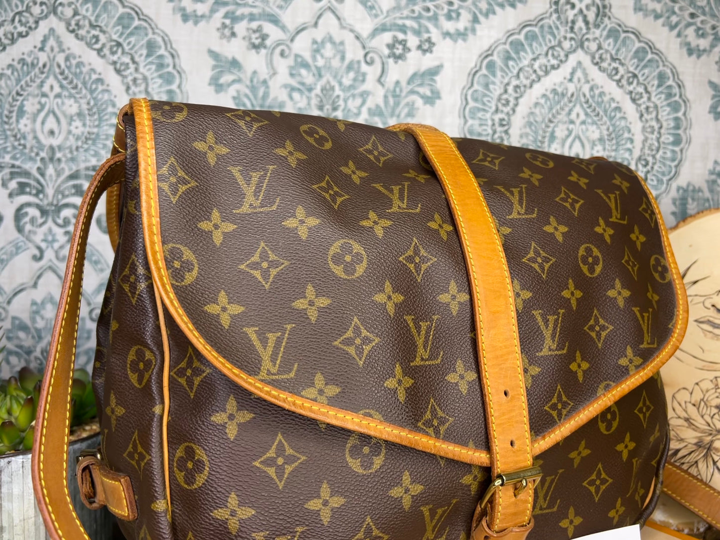 Louis Vuitton Saumur 35