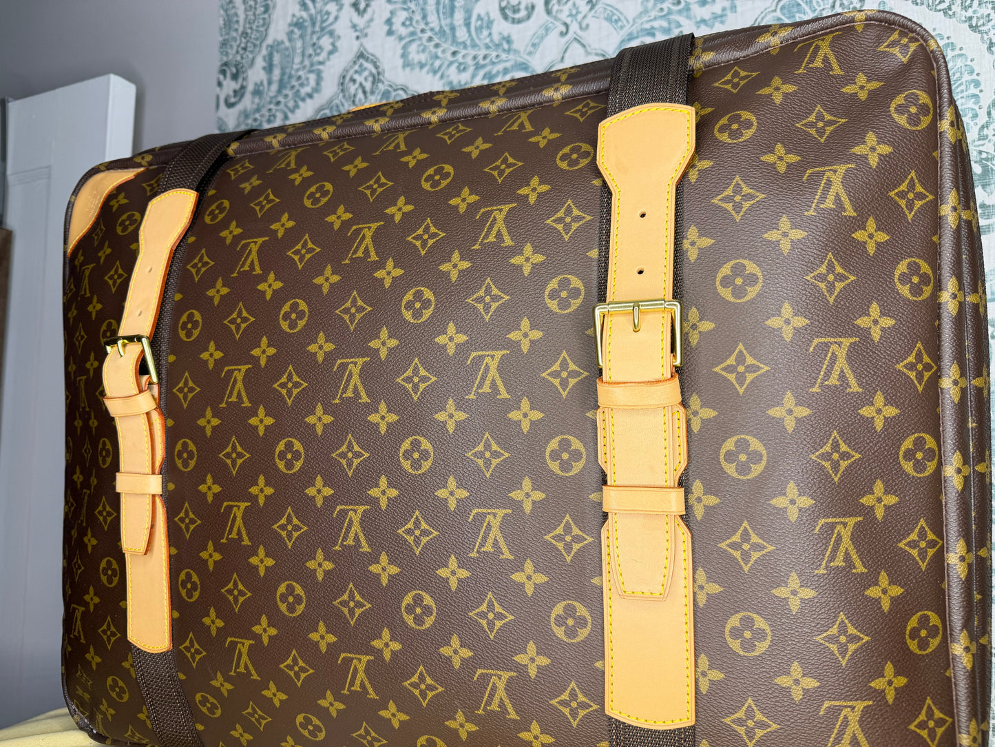 Louis Vuitton Satellite 60 Suit Case