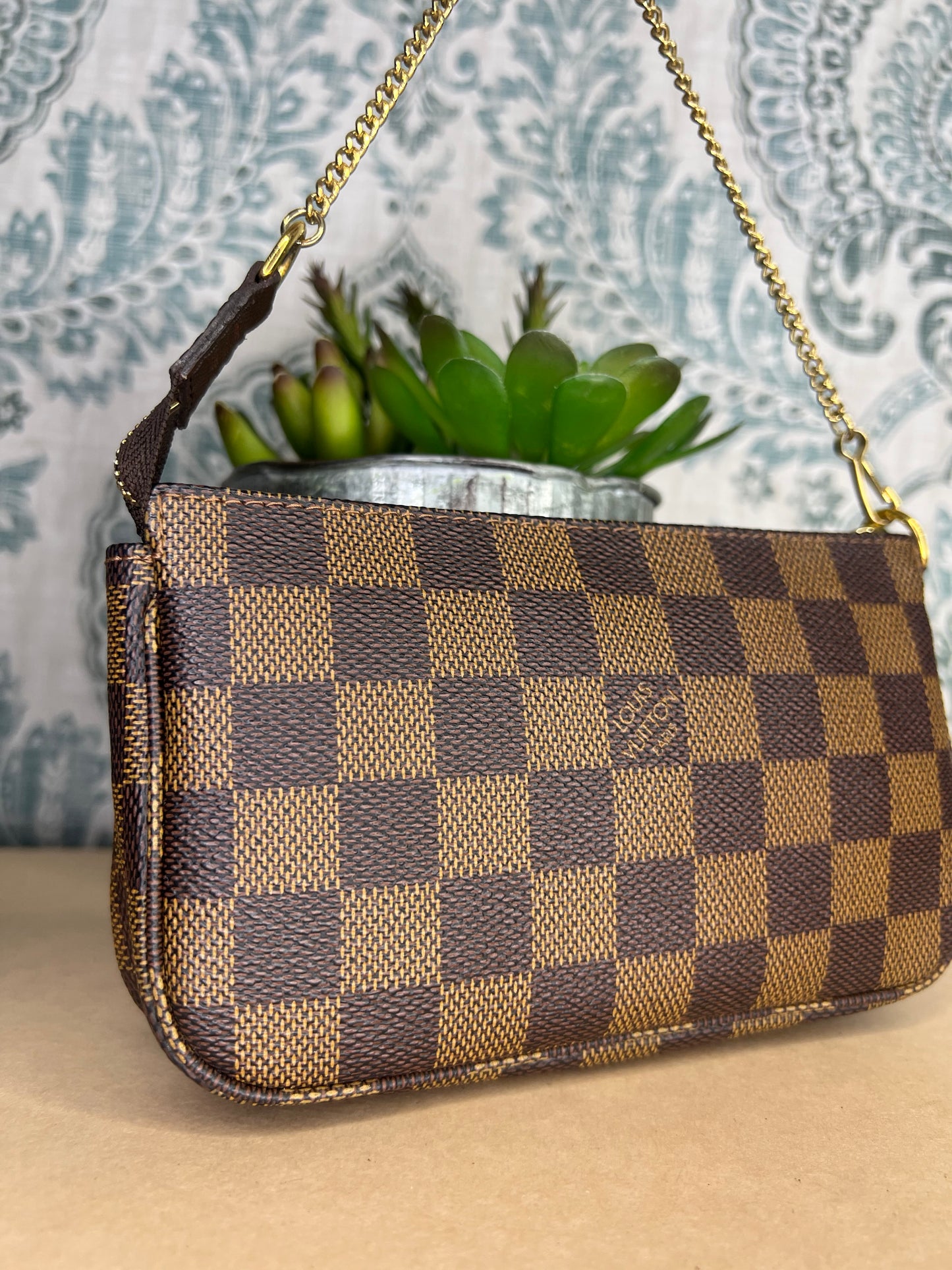 Louis Vuitton Damier Ebene Bucket Pochette