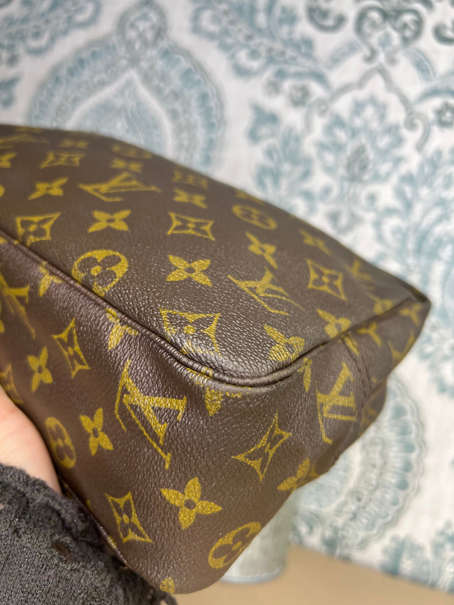 Louis Vuitton Trousse 28