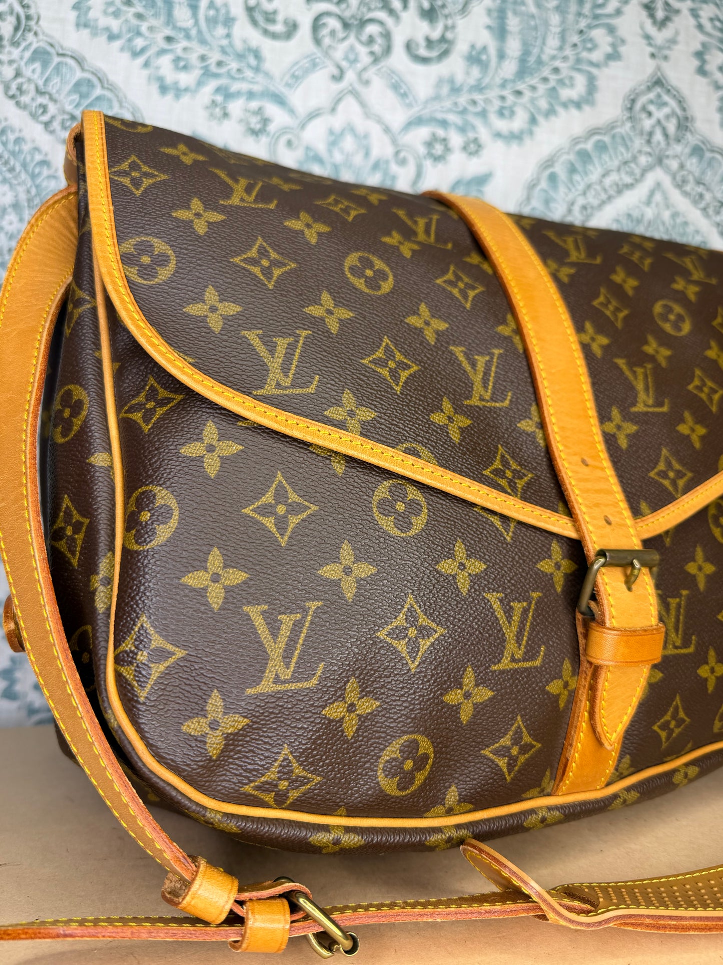 Louis Vuitton Saumur 35