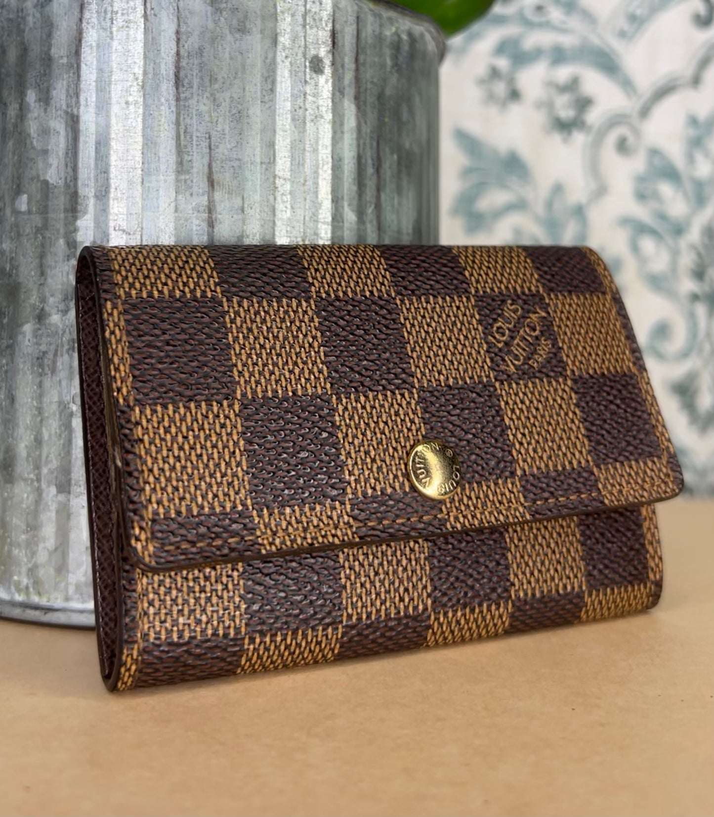 Louis Vuitton Damier Ebene 6 Key Holder