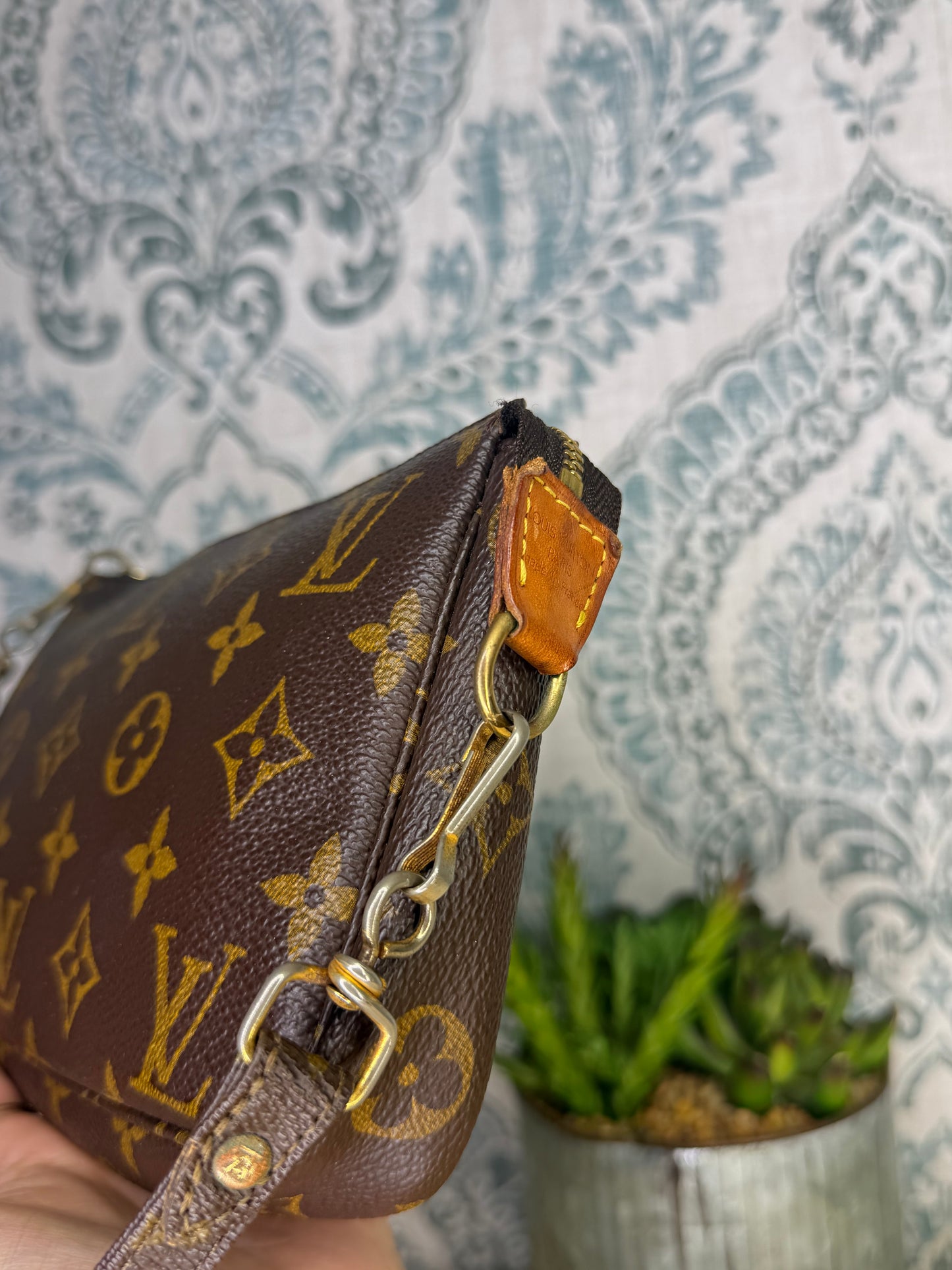 Louis Vuitton Pochette Accessories with Monogram Strap
