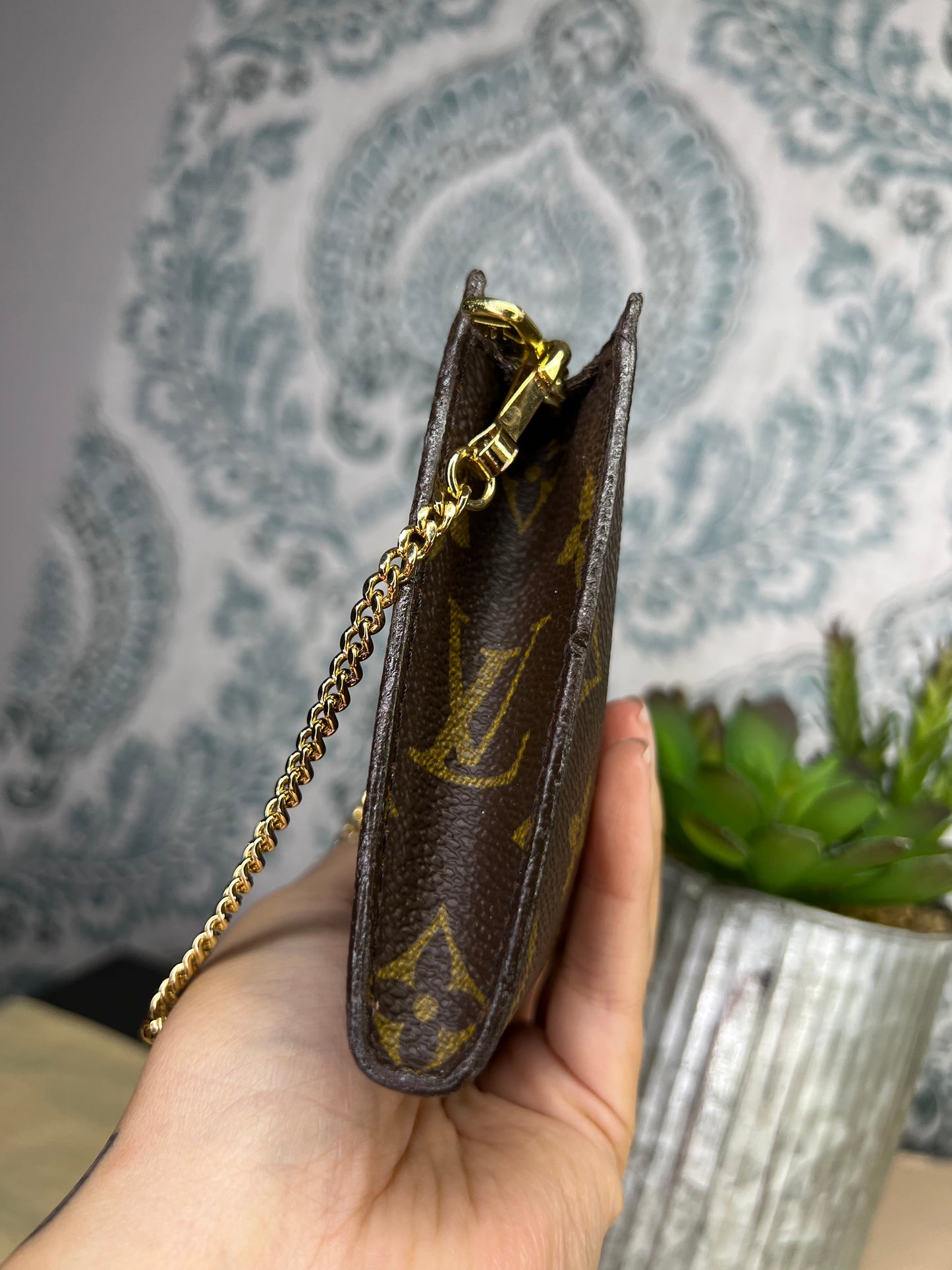 Louis Vuitton Monogram Bucket PM Pochette