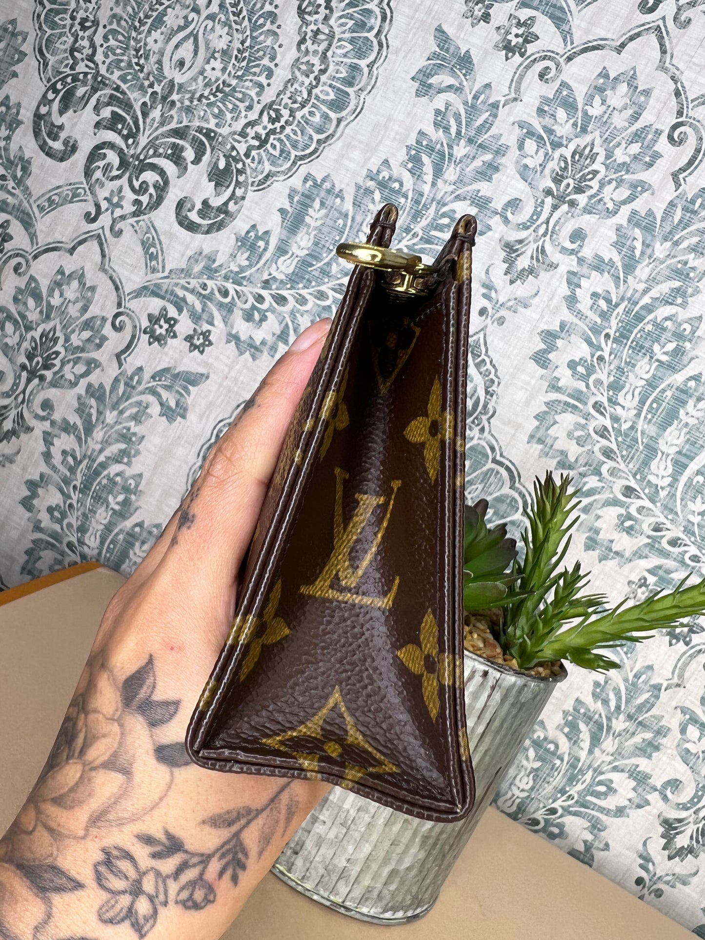 Louis Vuitton Toiletry 15