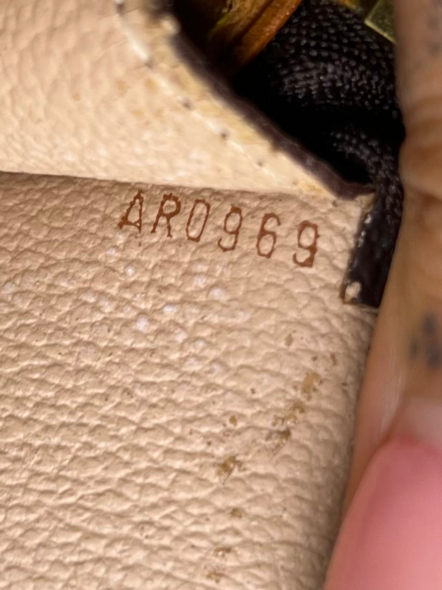 Louis Vuitton Bucket PM Pouch