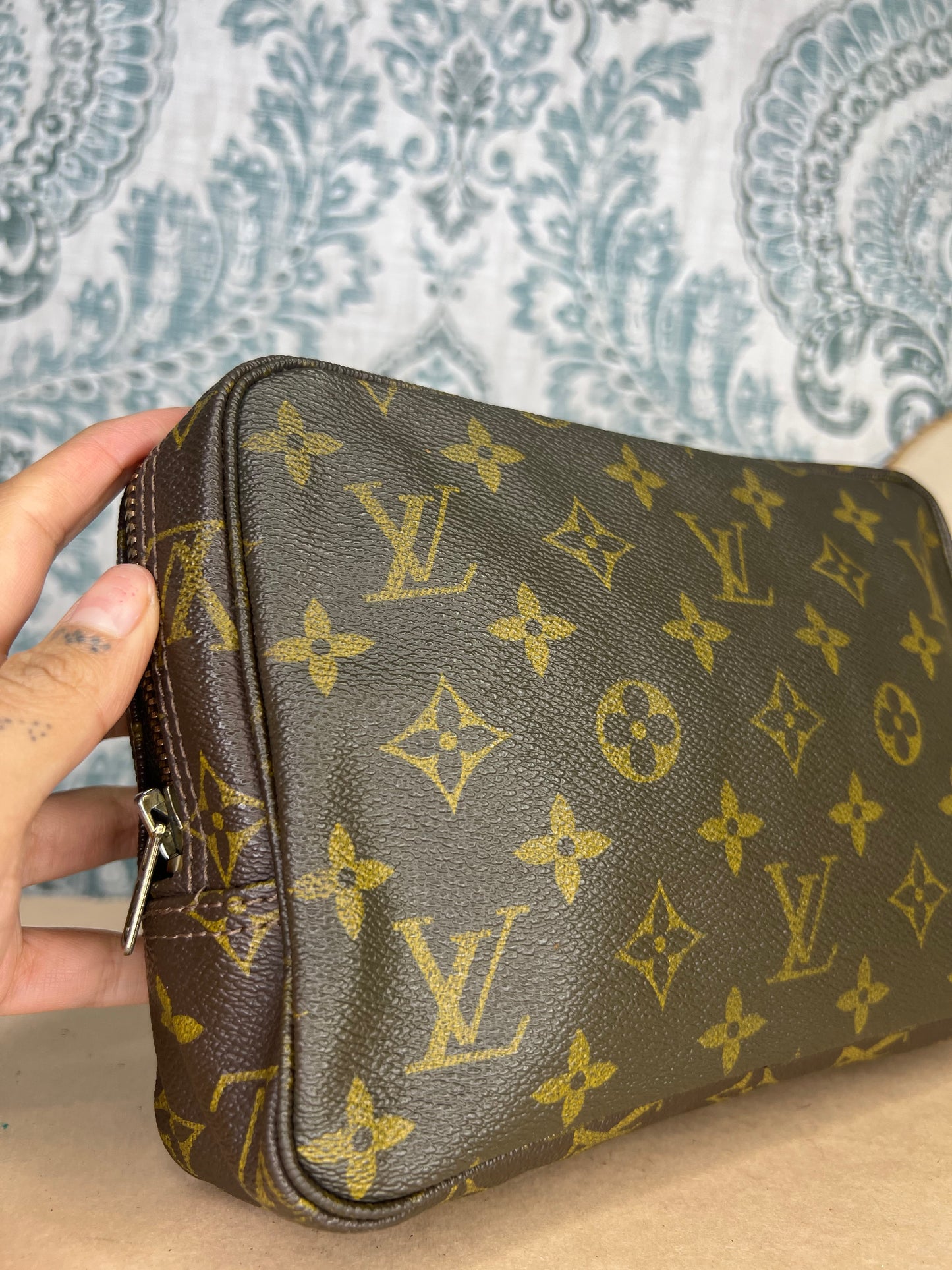 Louis Vuitton Trousse 23
