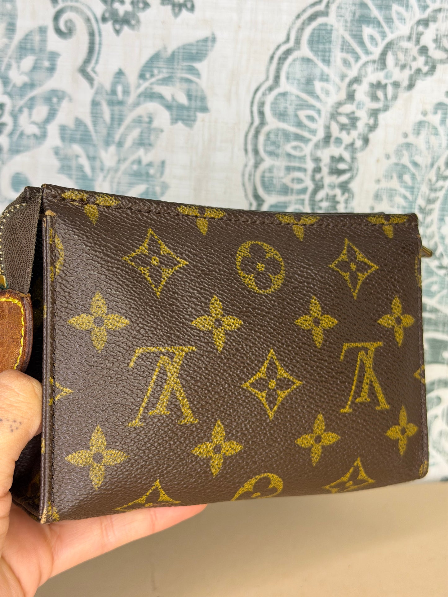 Louis Vuitton Toiletry 15