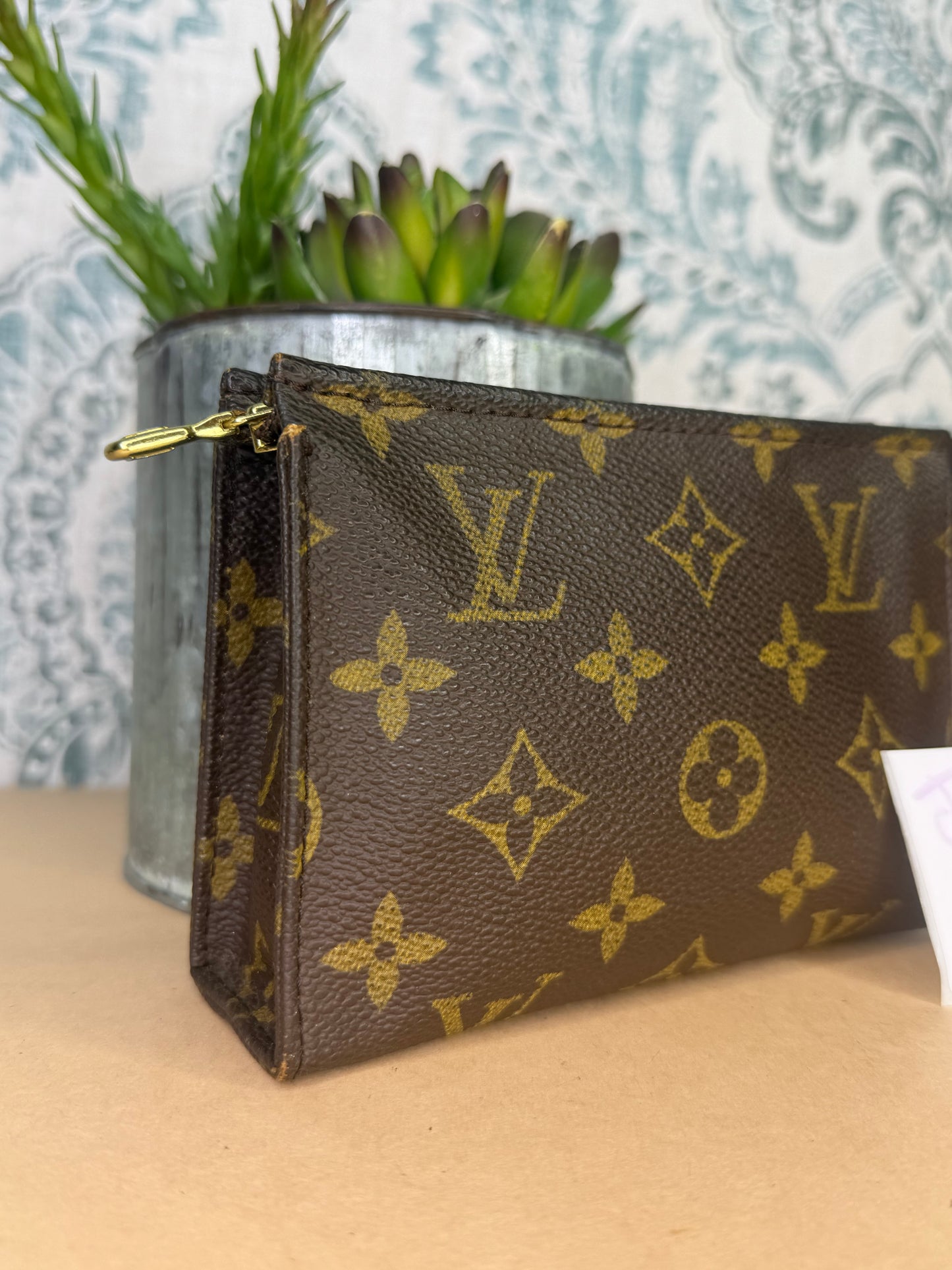 Louis Vuitton Toiletry 15