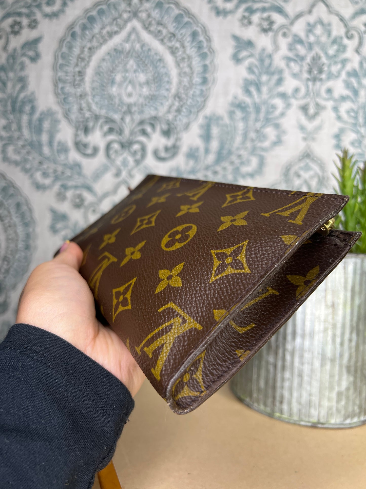 Louis Vuitton Bucket GM Pouch