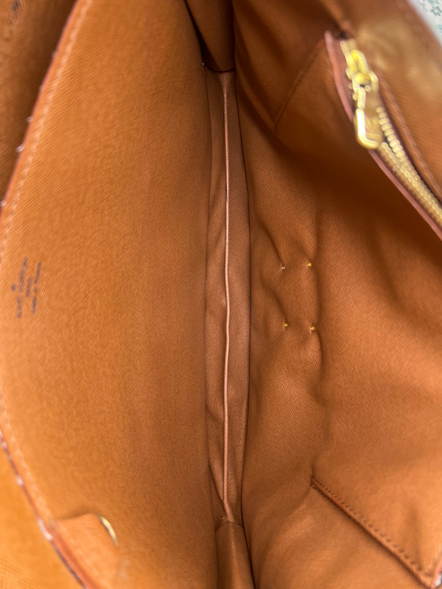 Louis Vuitton Porte Documents Bandouliere
