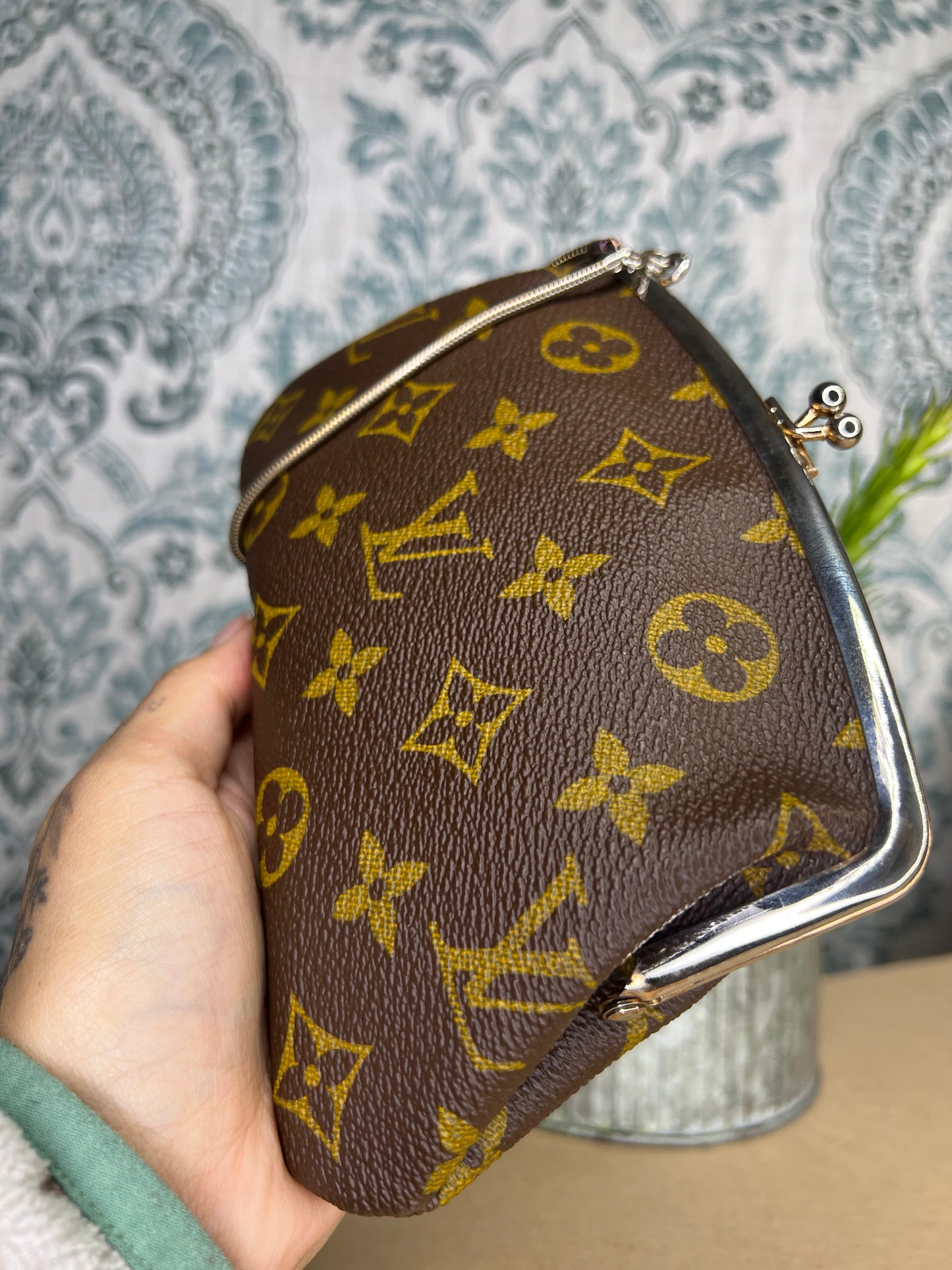 Louis Vuitton French Company Kisslock Pouch