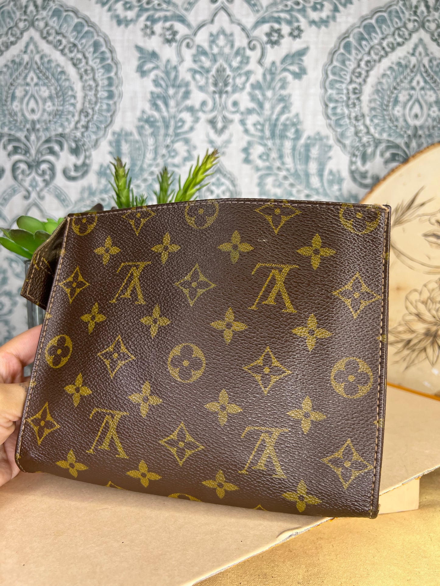 Louis Vuitton French Company Toiletry 19