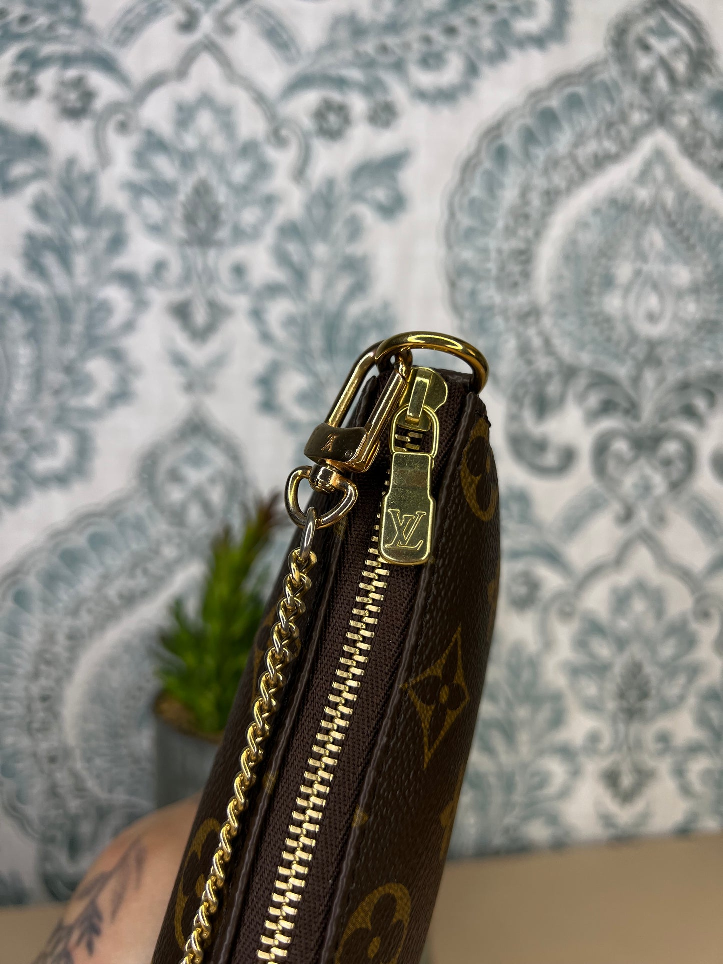 Louis Vuitton Monogram Bucket Pochette