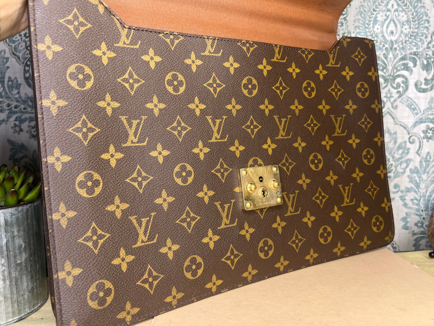 Louis Vuitton Serviette Conseiller Briefcase