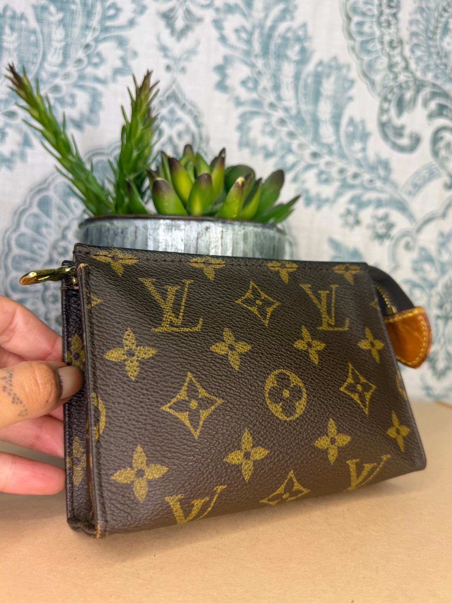 Louis Vuitton Toiletry 15