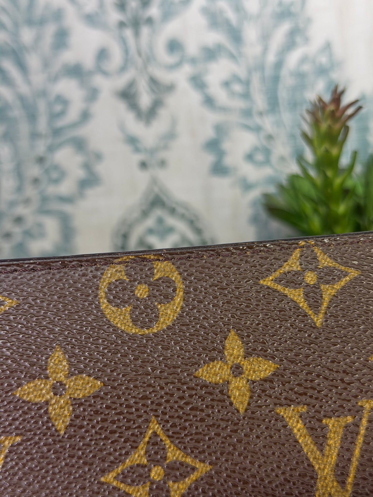 Louis Vuitton Pochette Homme Clutch