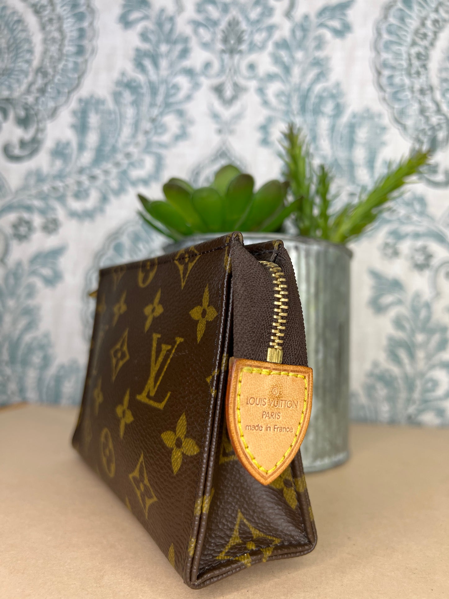 Louis Vuitton Toiletry 15