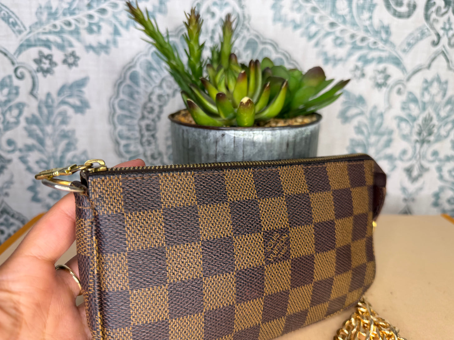 Louis Vuitton Damier Ebene Bucket Pochette