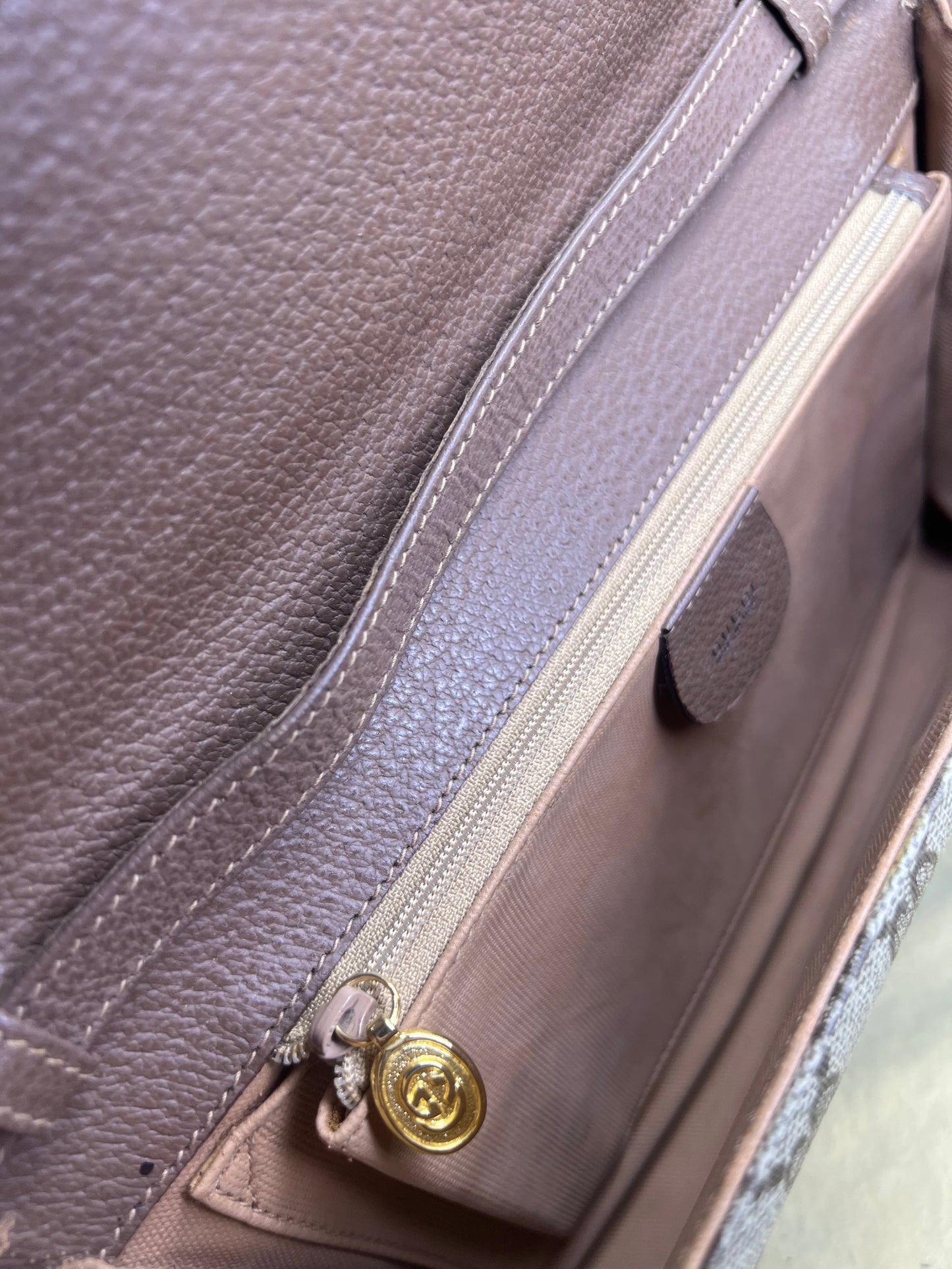 Gucci Supreme Vintage 2way Purse/Clutch