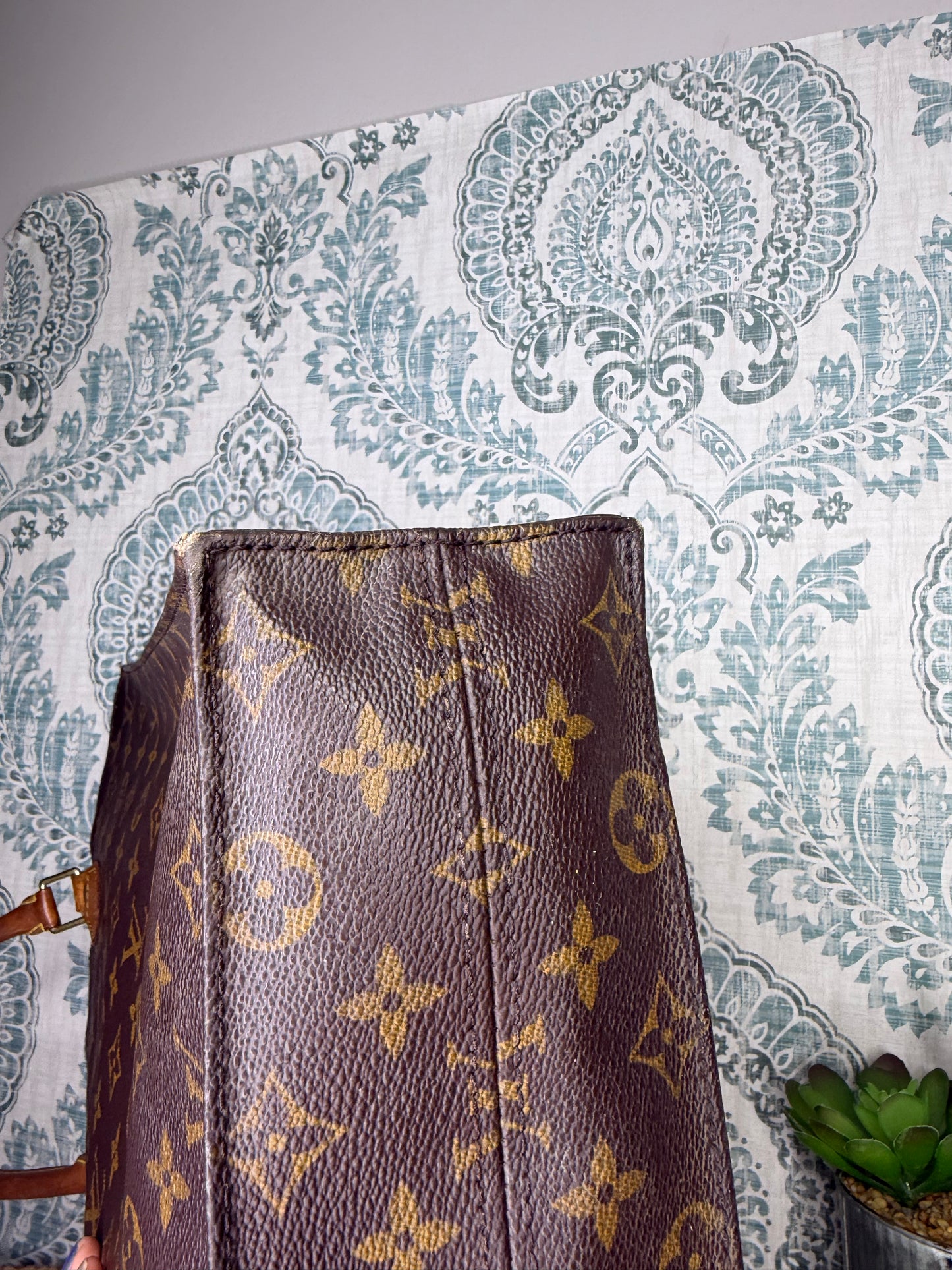 Louis Vuitton Sac Plat
