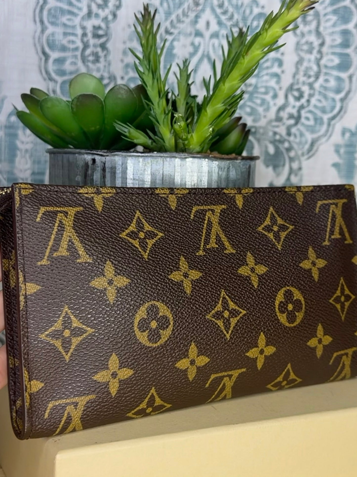 Louis Vuitton Bucket GM Pochette