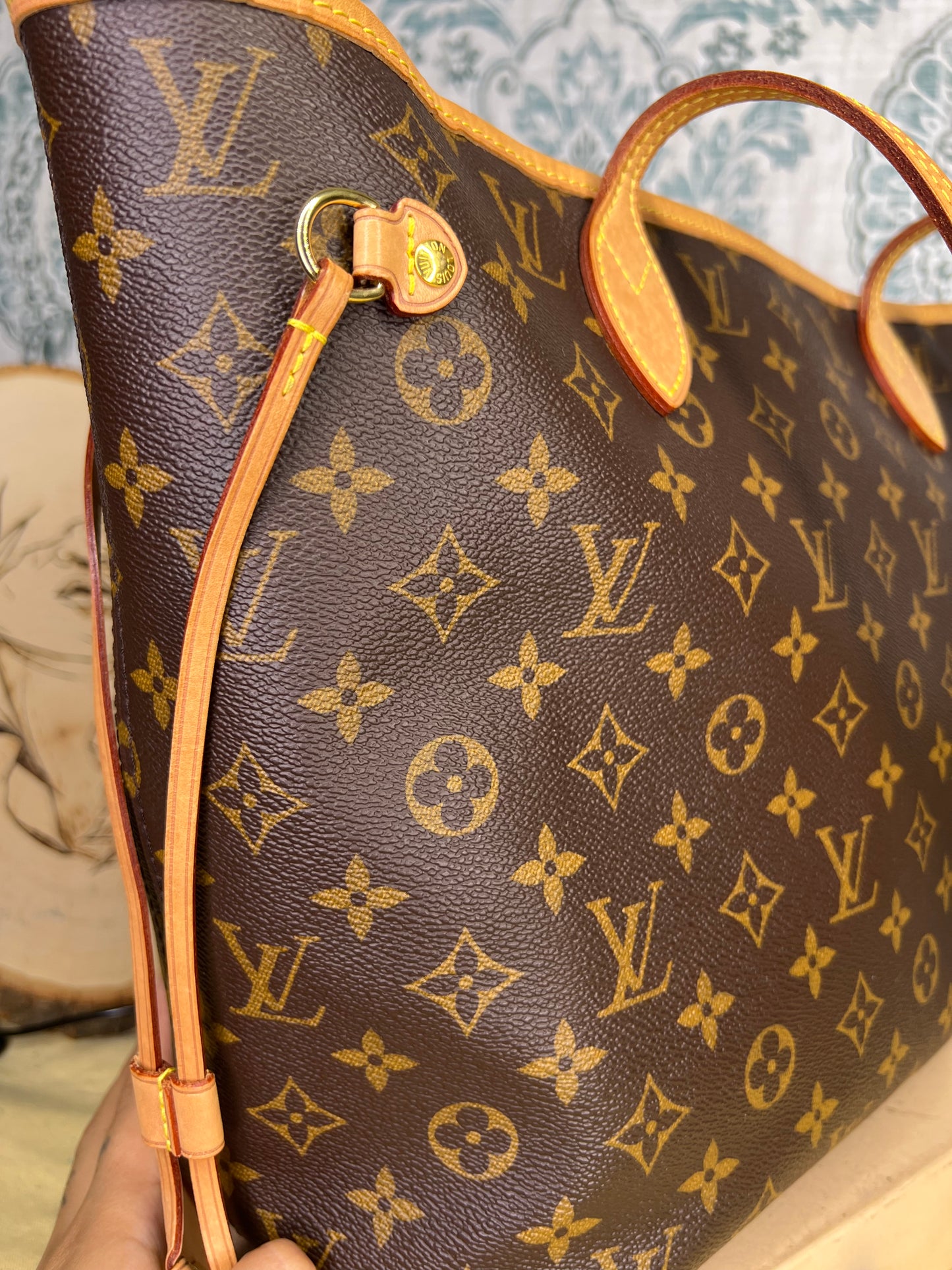 Neverfull MM Cherry Red
