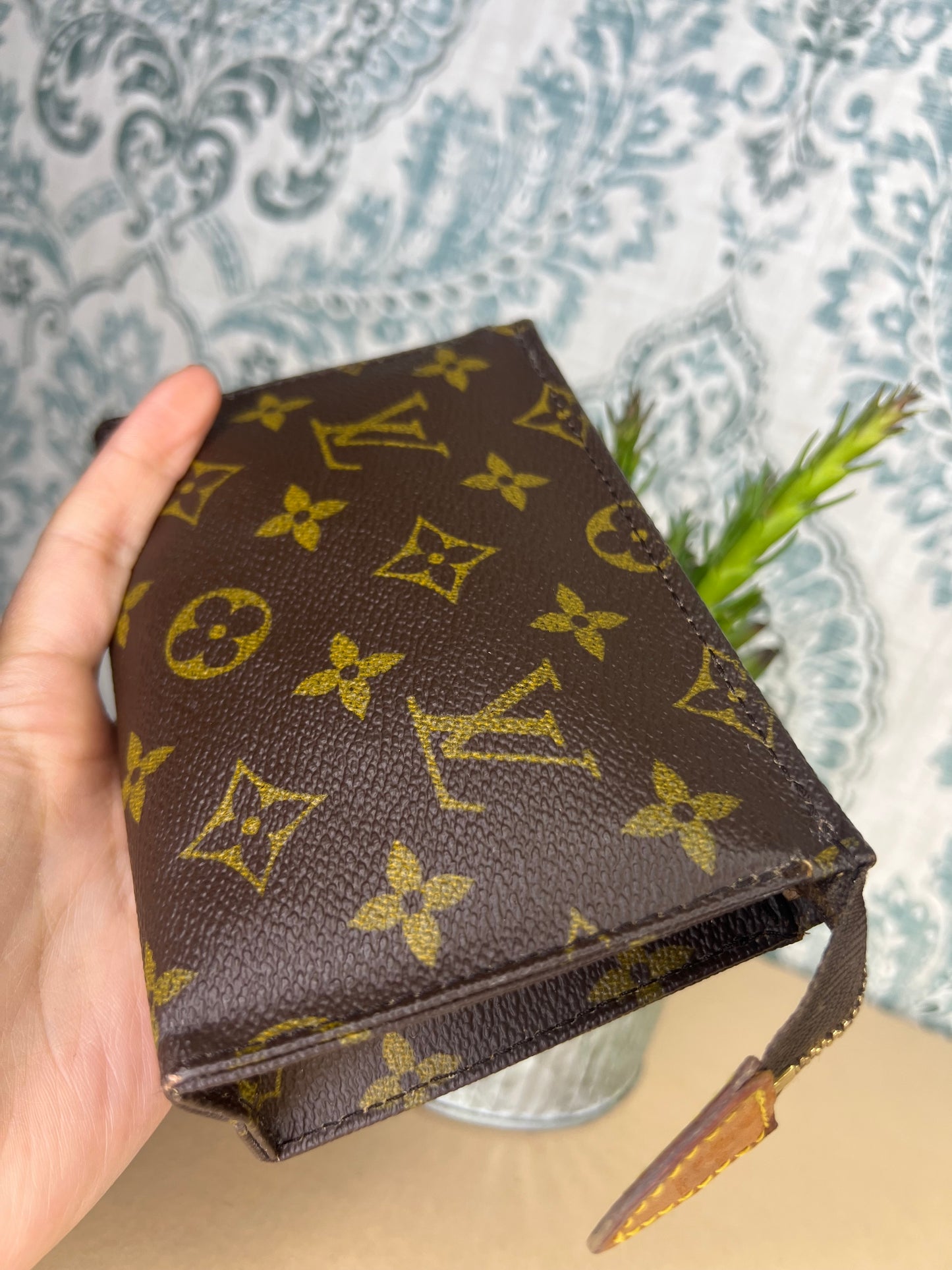 Louis Vuitton Toiletry 15