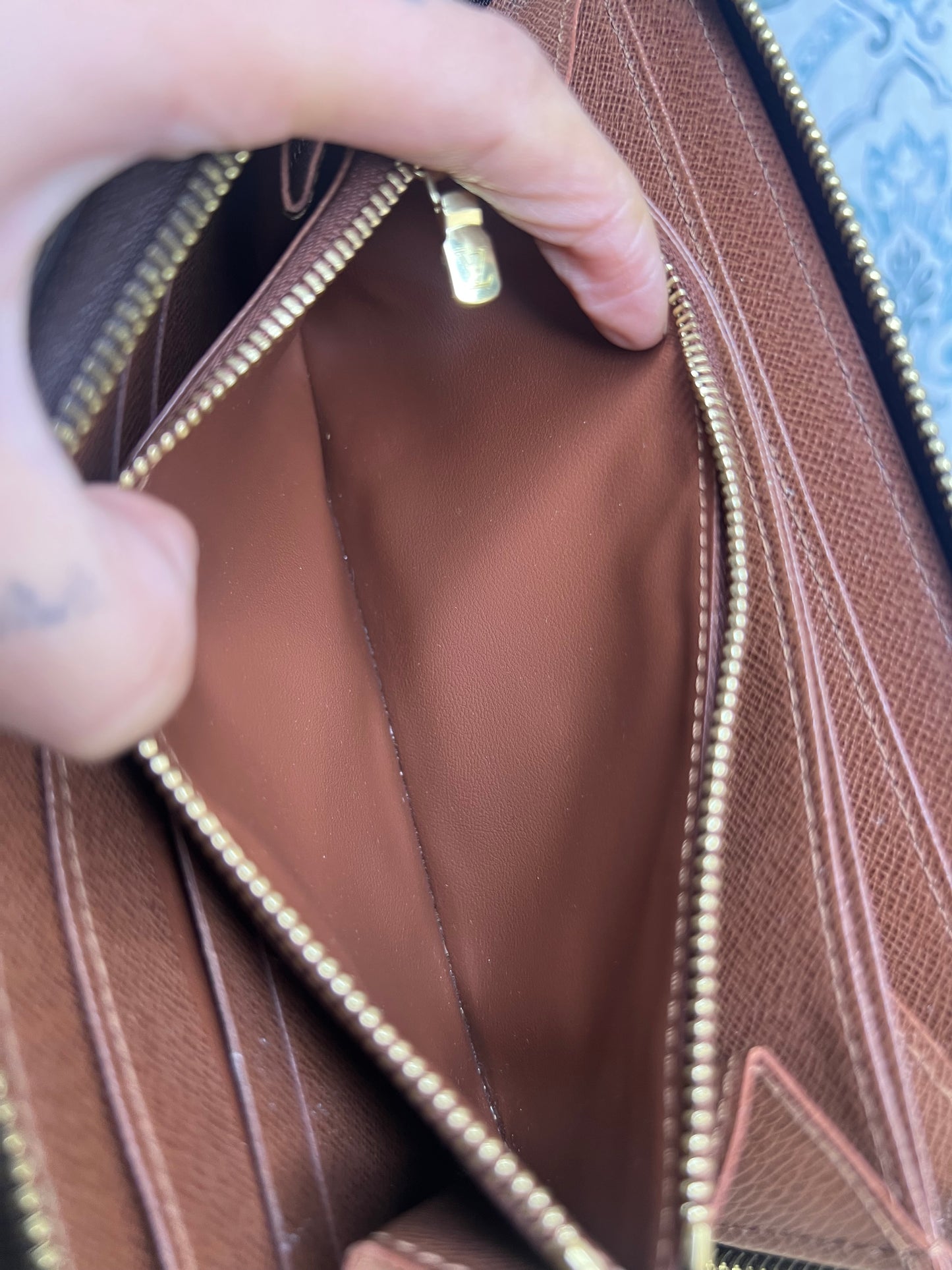 Louis Vuitton Monogram Zippy Wallet