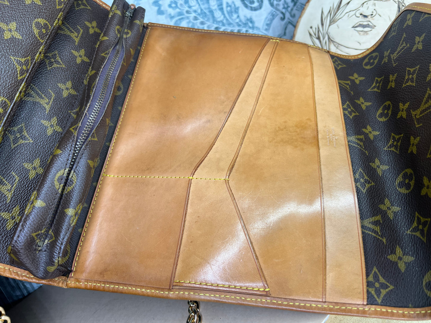 Monogram Portable Serviette

Desktop Organizer