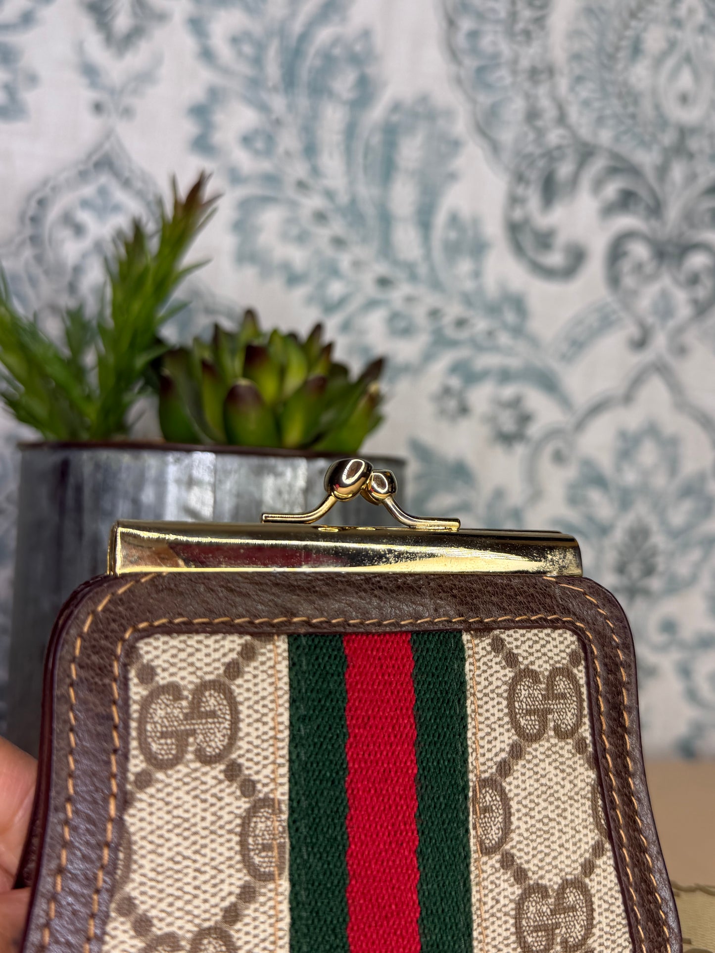 Gucci Vintage Sherry Line Kiss Lock Coin Purse