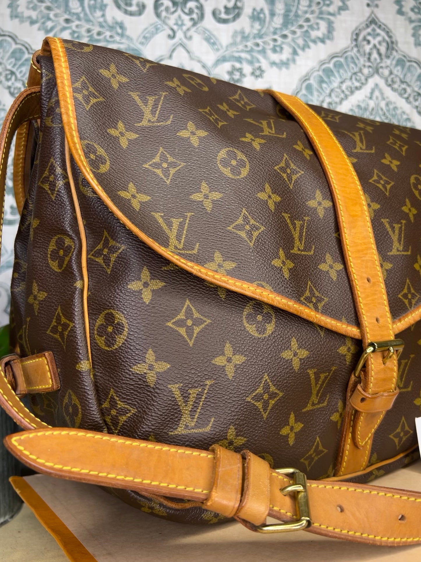 Louis Vuitton Saumur 35
