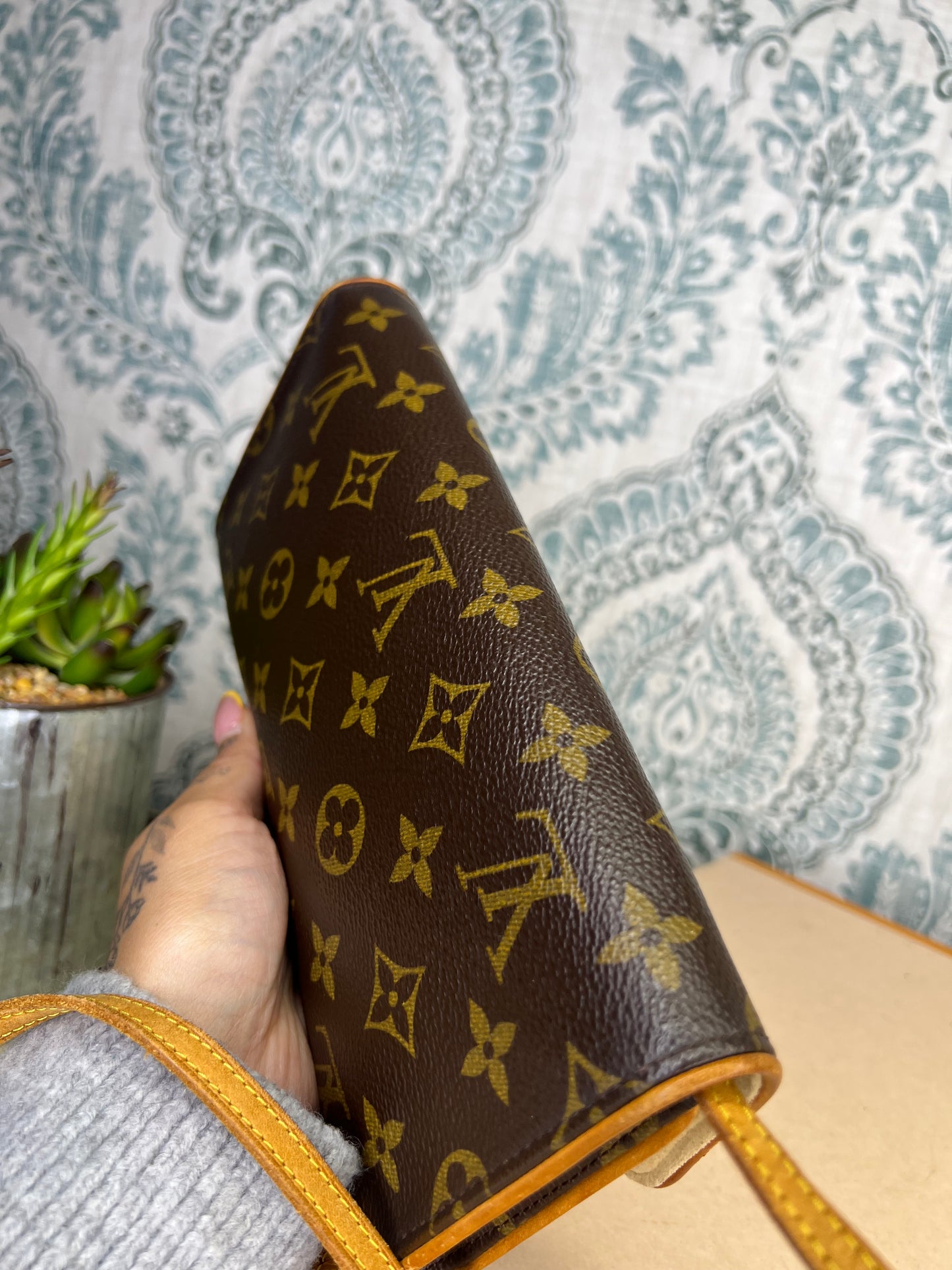 Louis Vuitton Twin Pochette GM