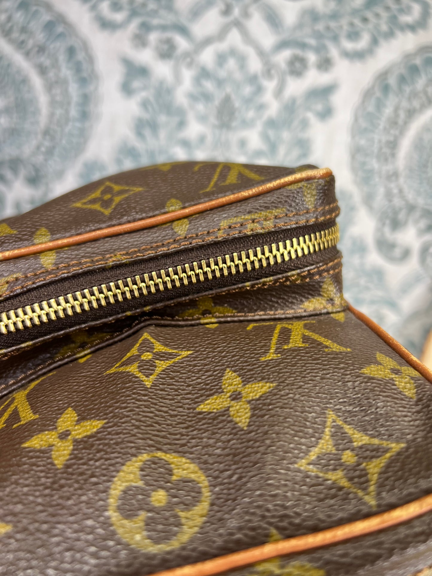 Louis Vuitton Vintage Amazone
