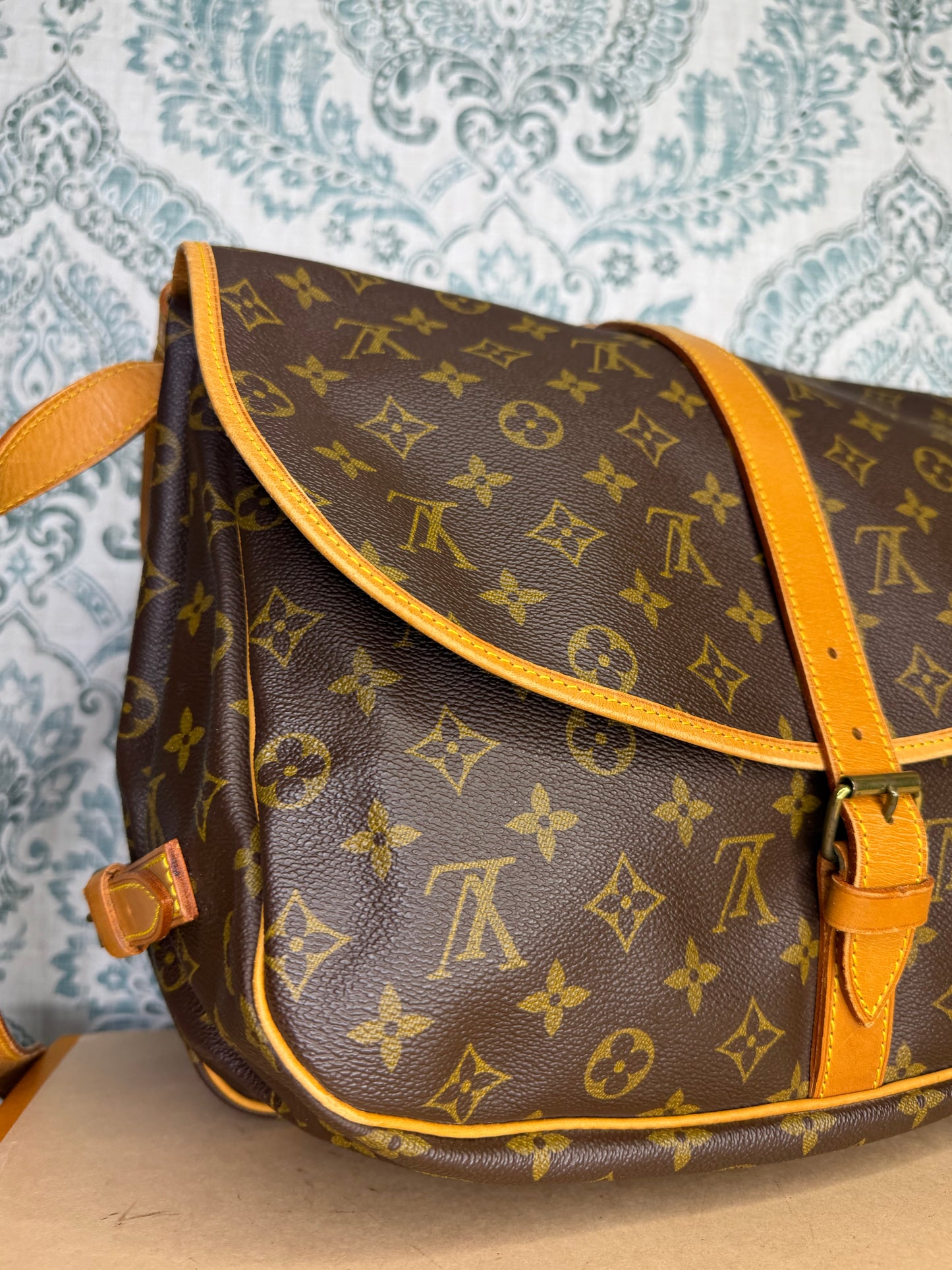 Louis Vuitton Saumur 35