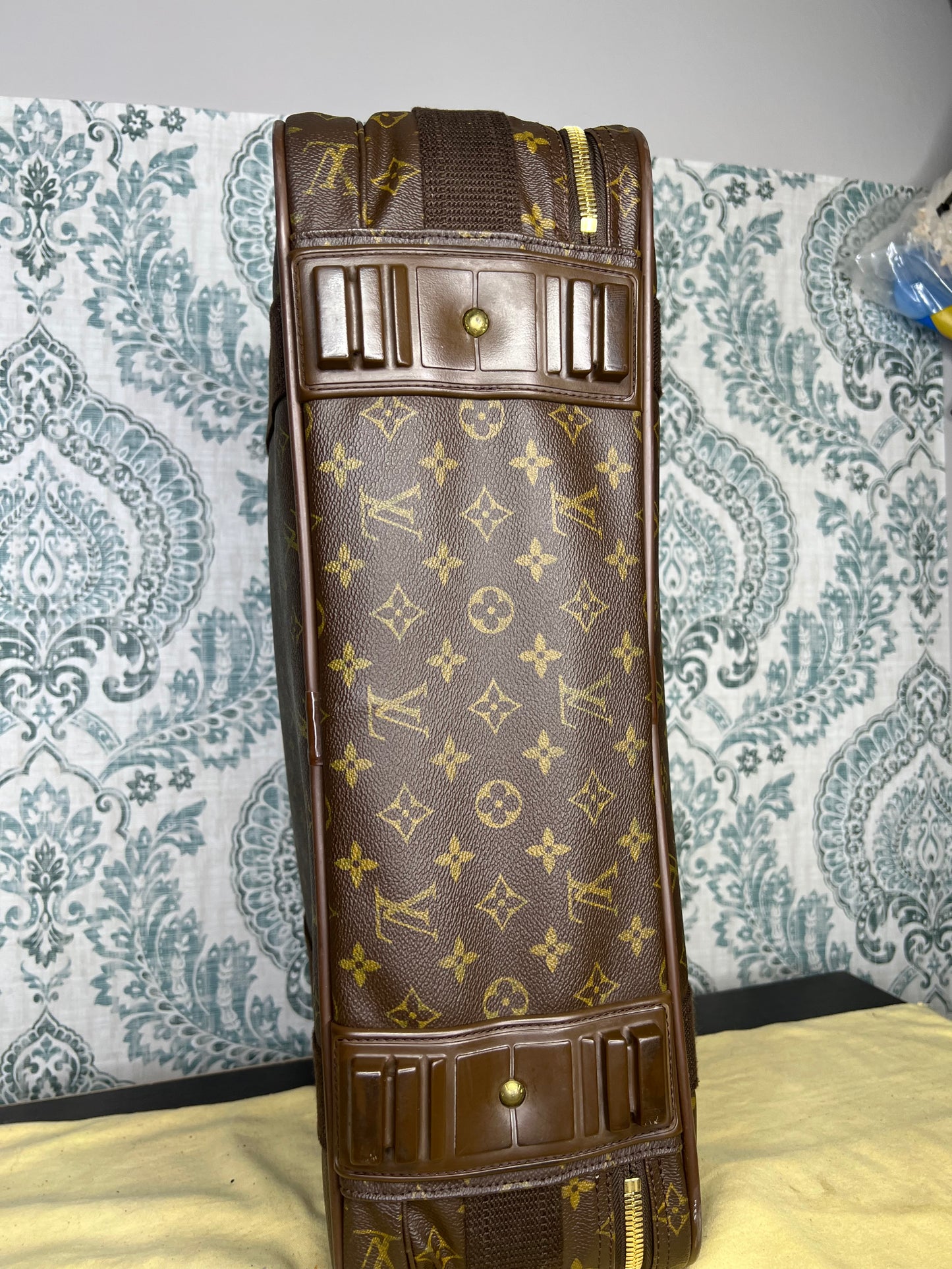 Satellite 53 Suit Case
