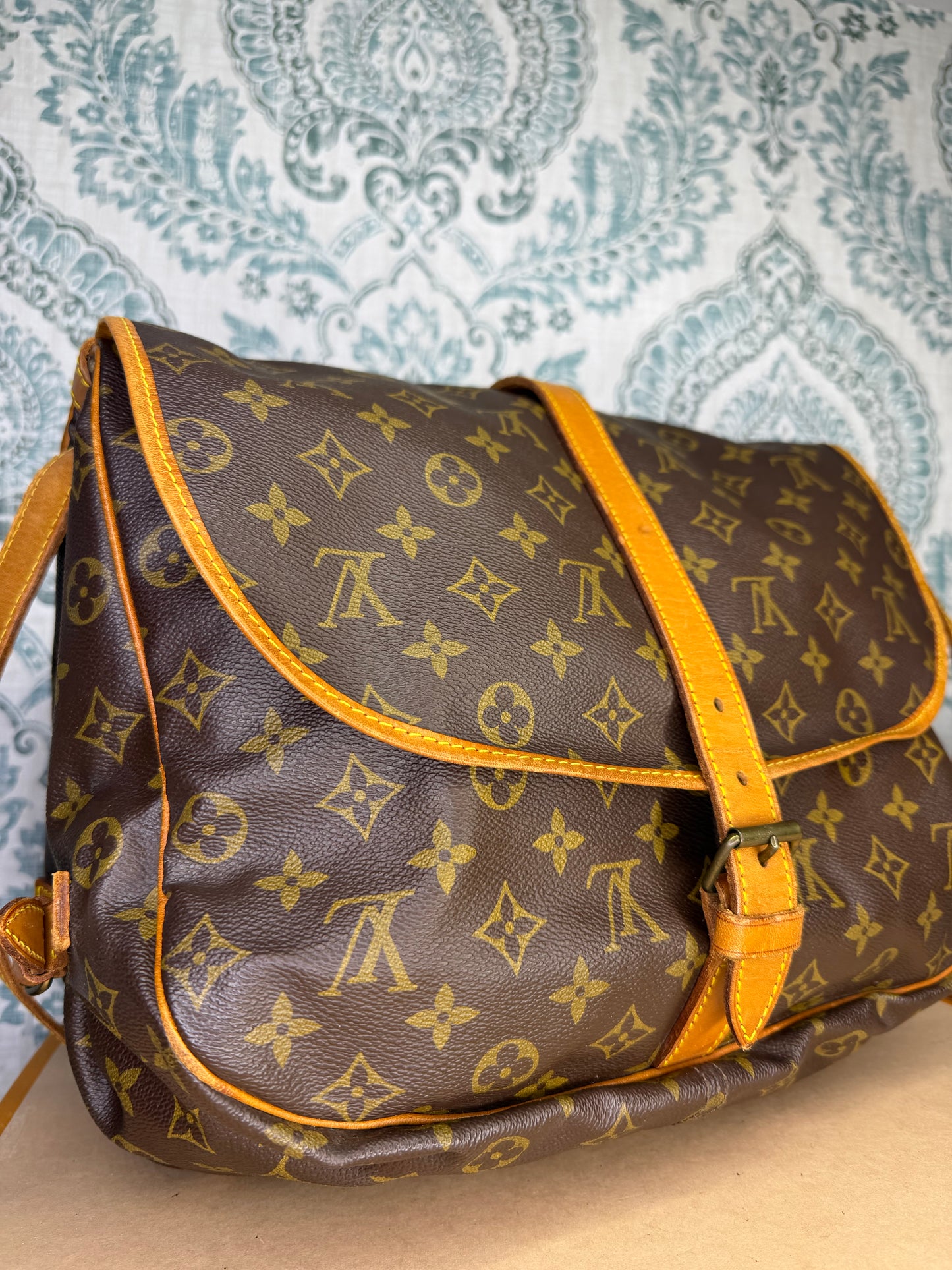 Louis Vuitton Saumur 35