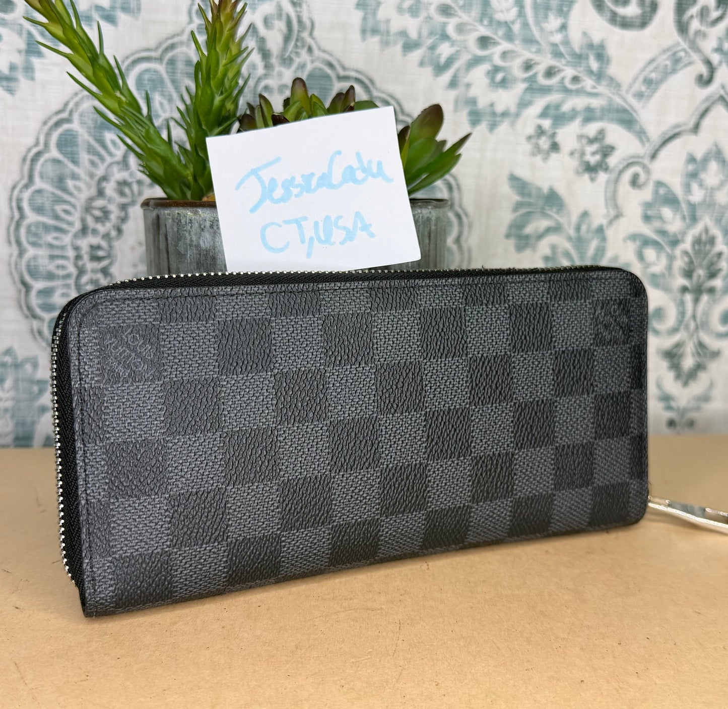 Louis Vuitton Zippy Vertical Wallet
